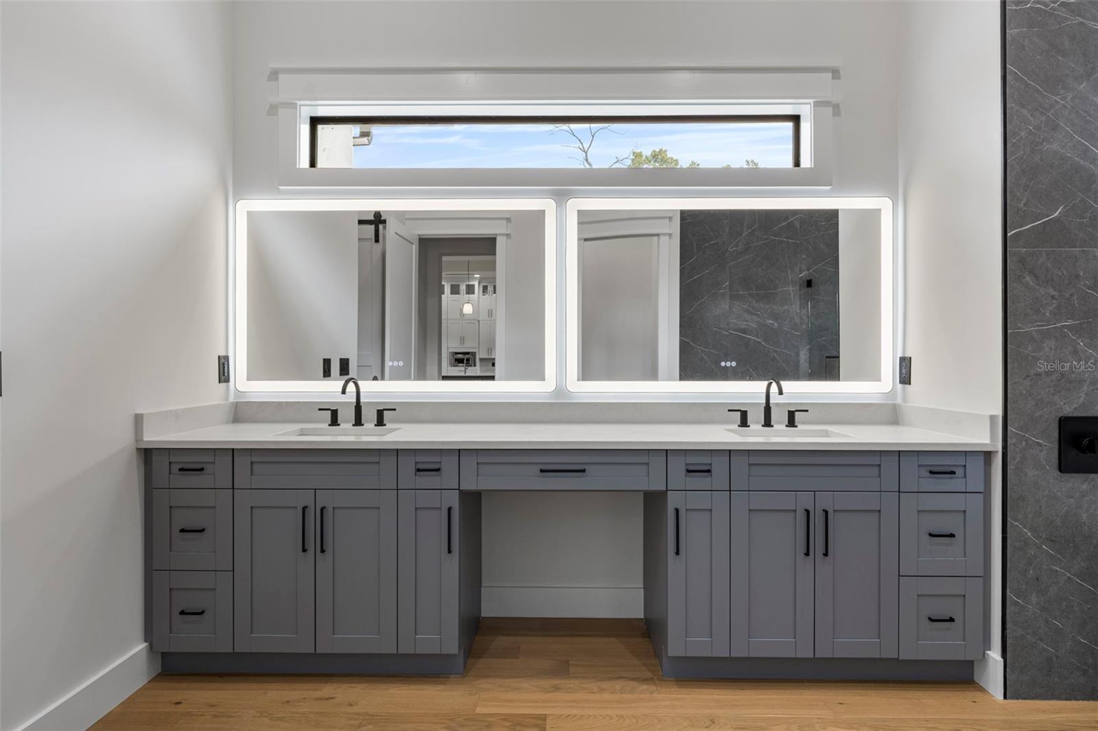 TB8437041 Property Photo