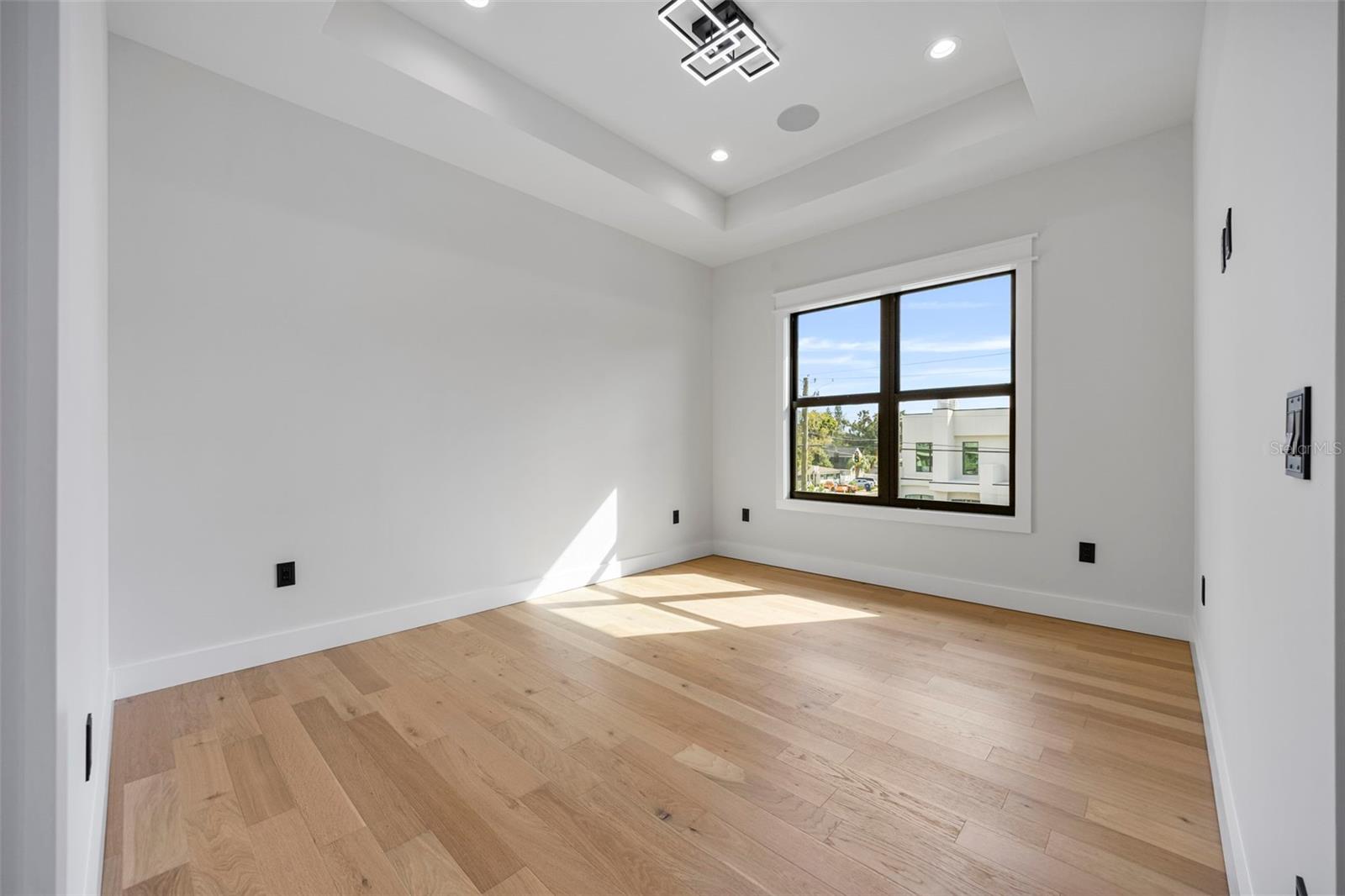 TB8437041 Property Photo