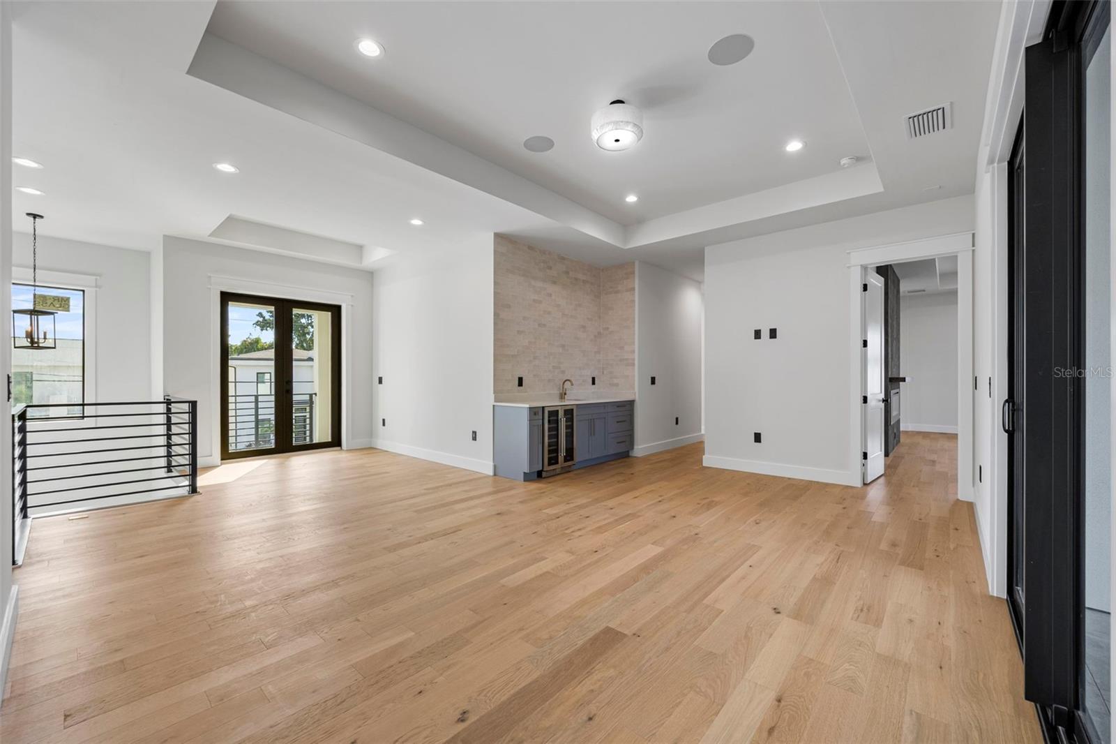 TB8437041 Property Photo