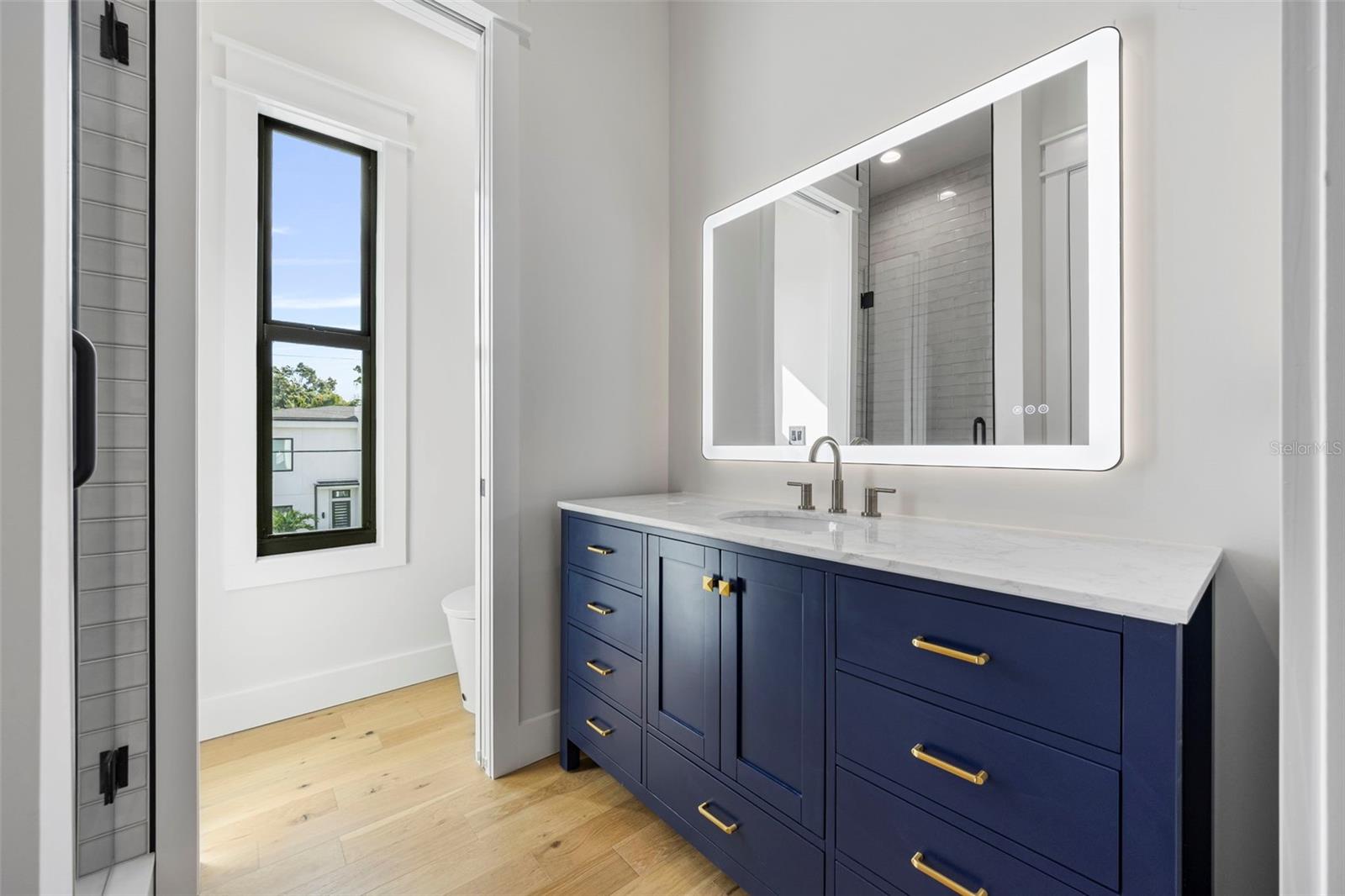 TB8437041 Property Photo