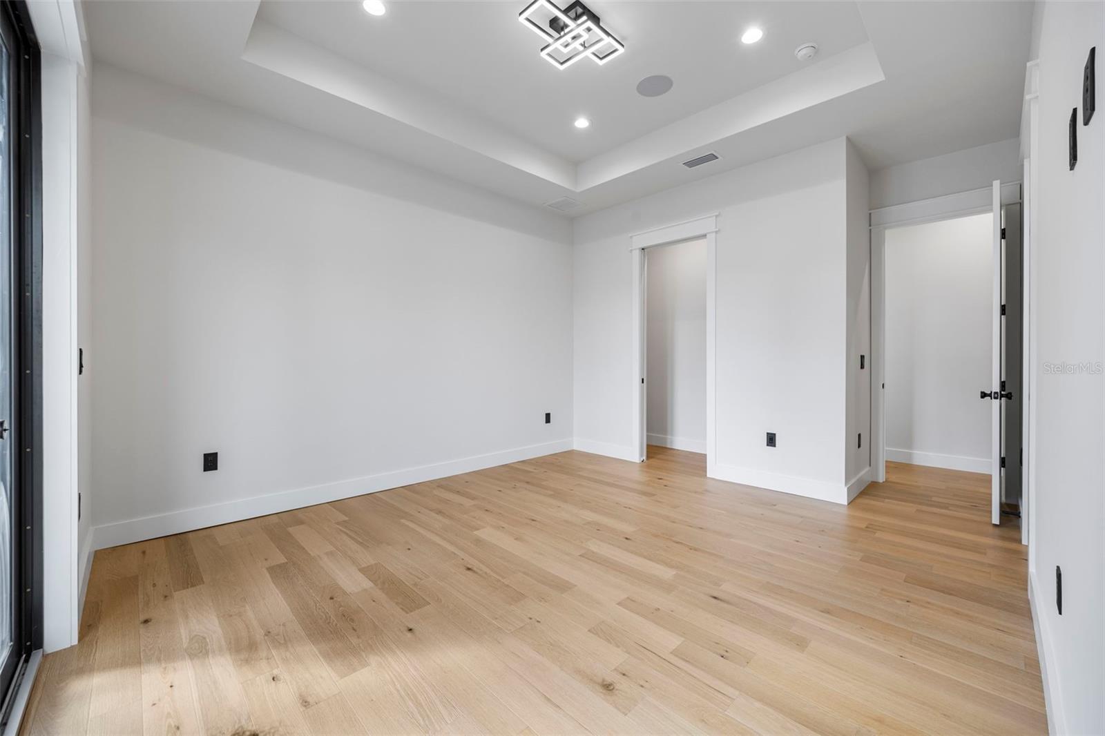 TB8437041 Property Photo