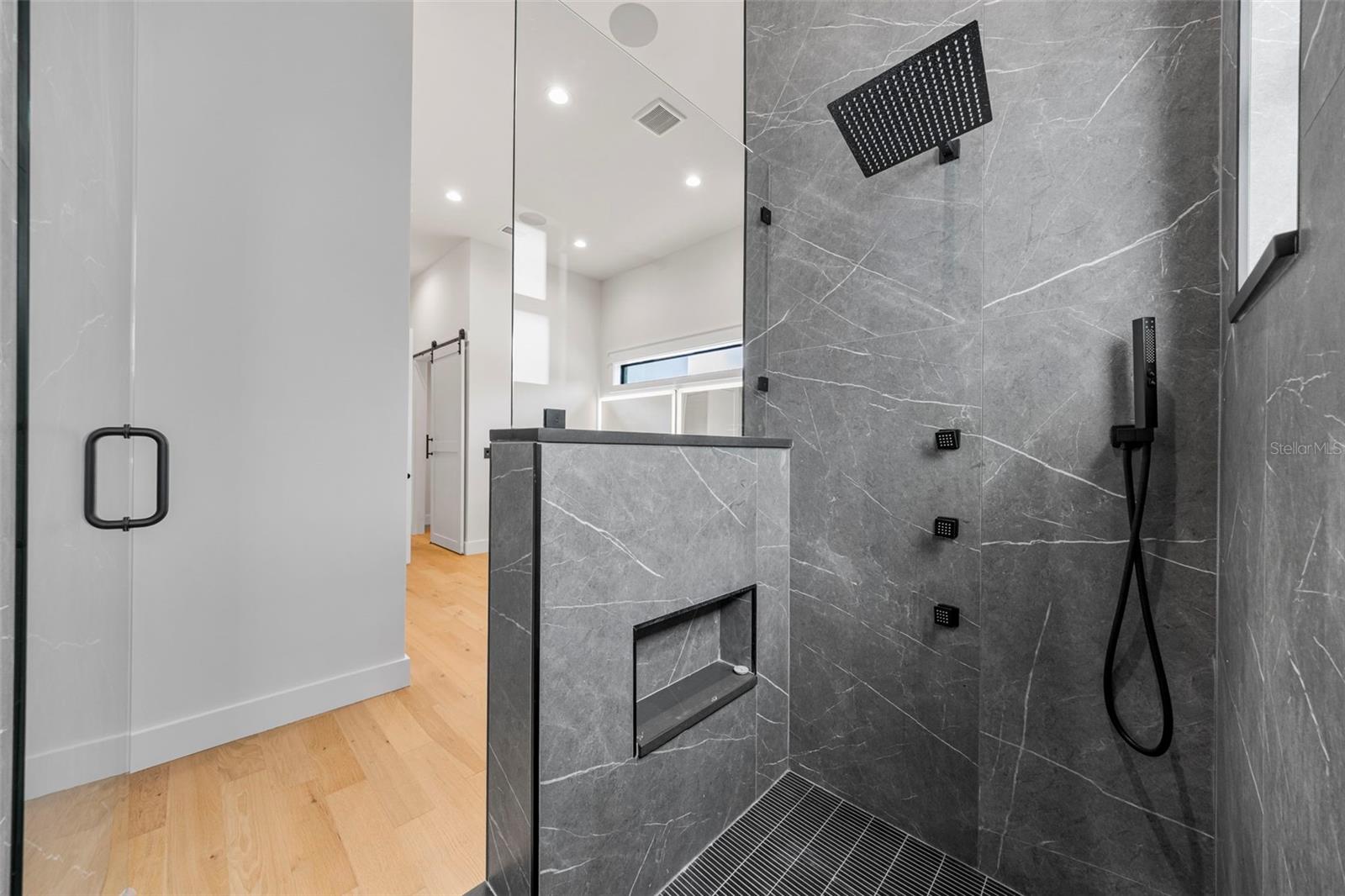 TB8437041 Property Photo