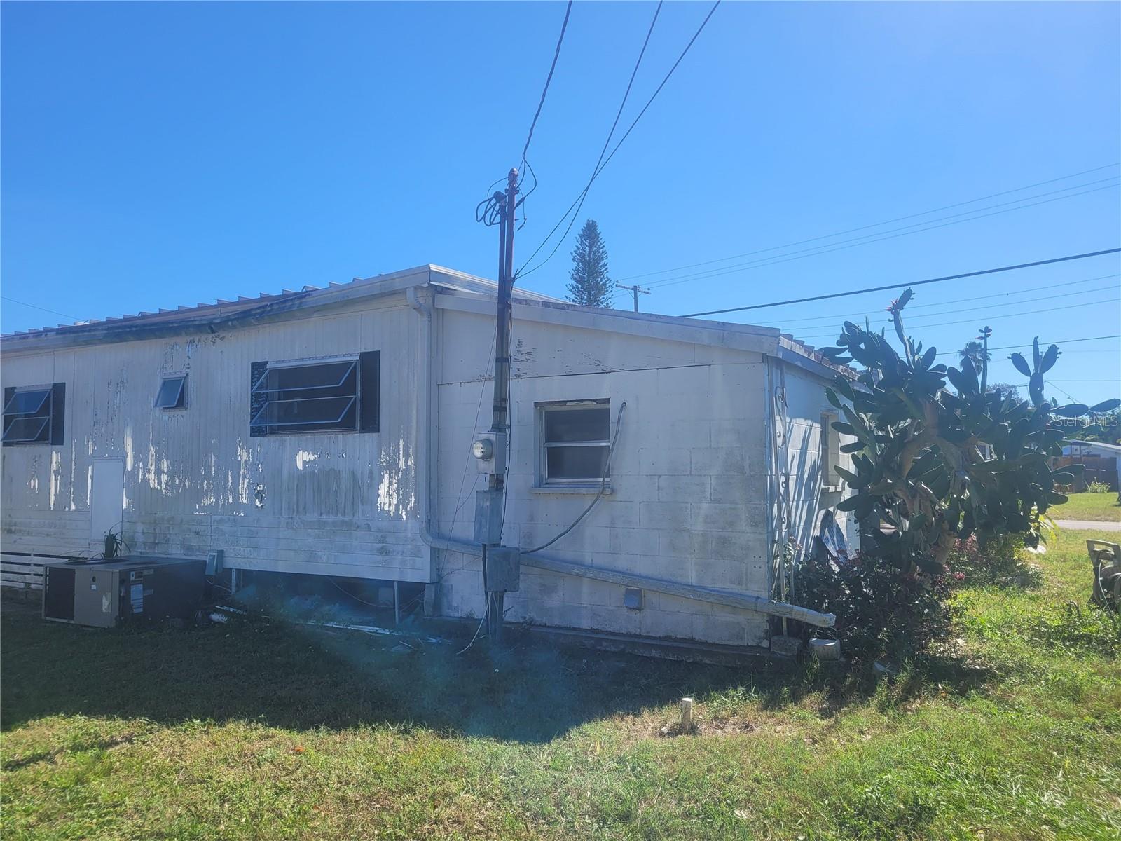 W7879823 Property Photo