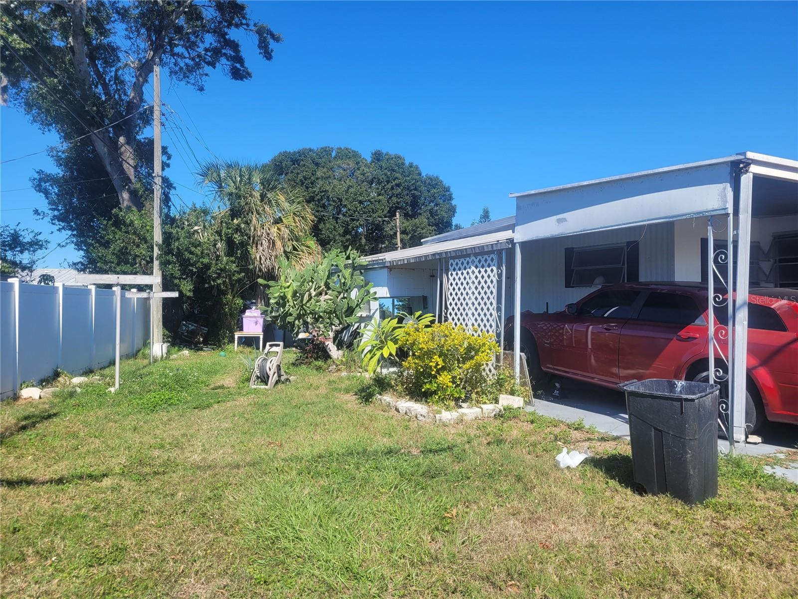 W7879823 Property Photo