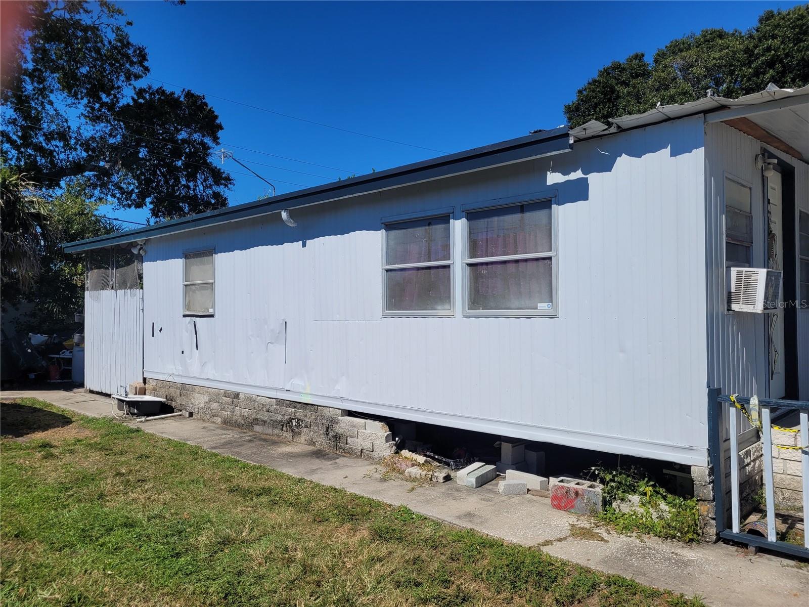 W7879824 Property Photo