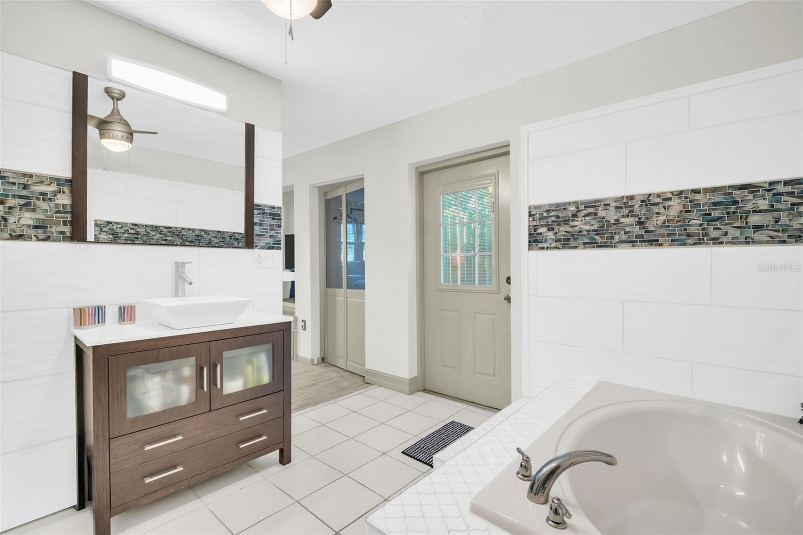 Primary Ensuite Bath