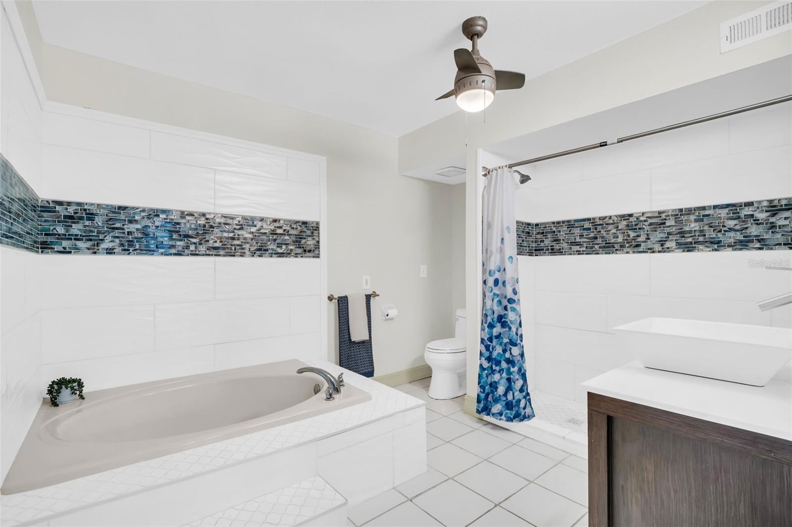 Primary Ensuite Bath