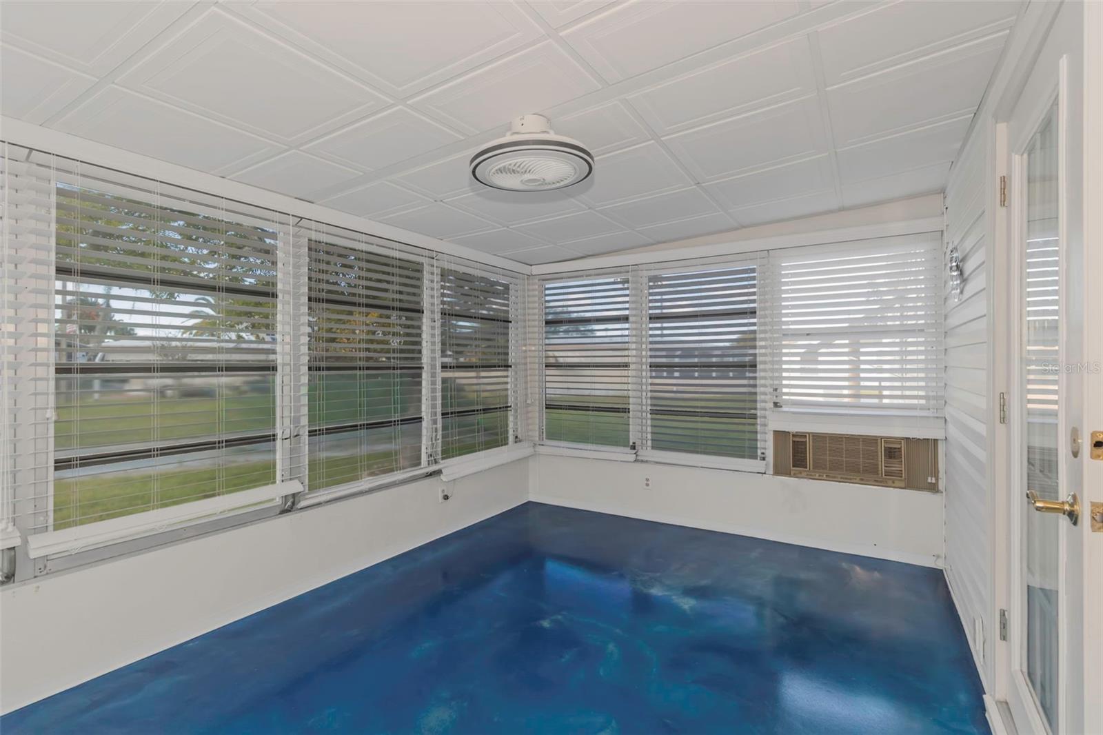 W7879832 Property Photo