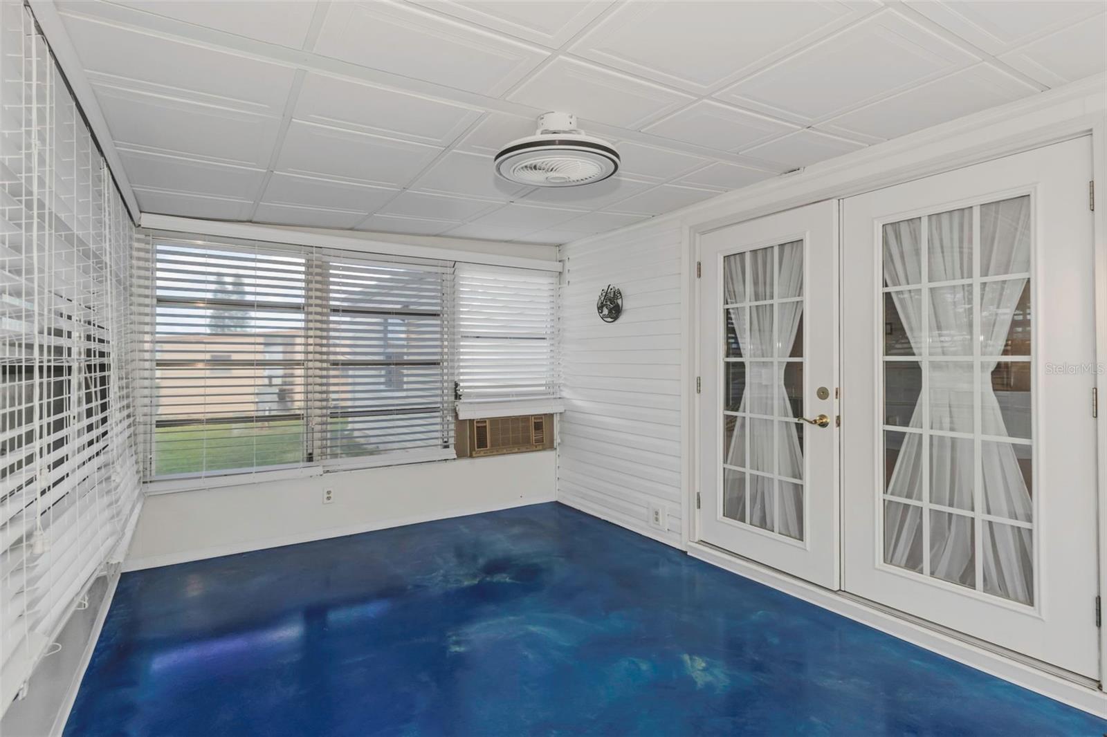 W7879832 Property Photo