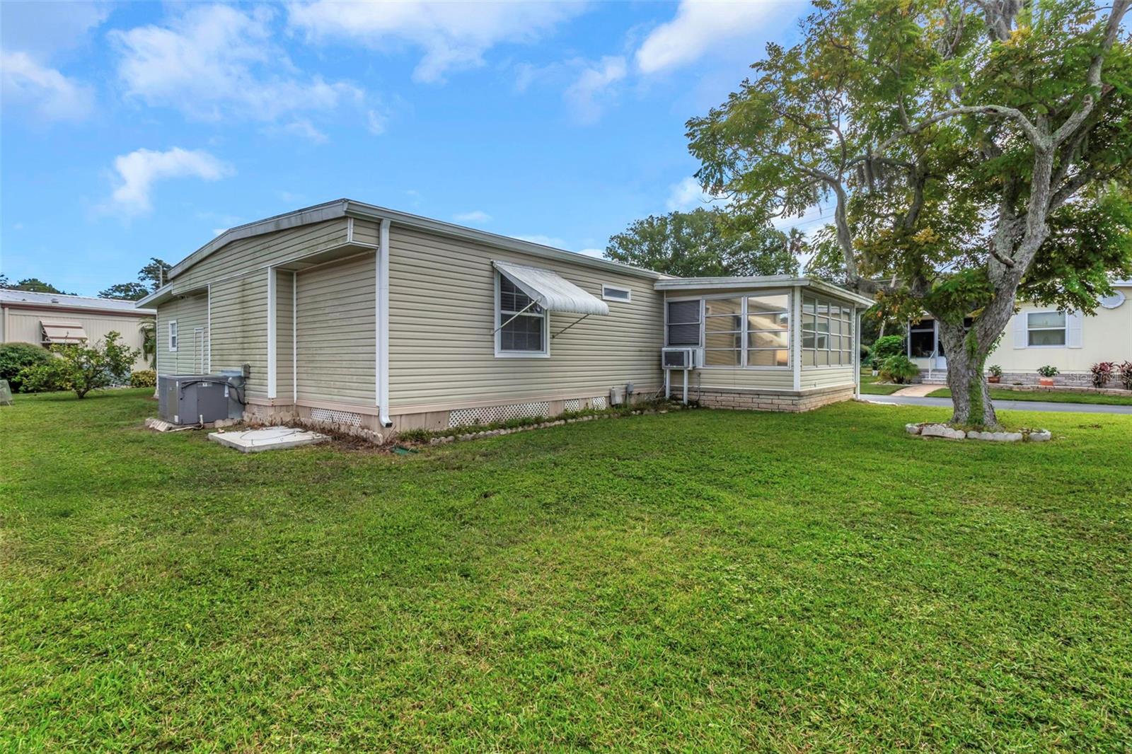 W7879832 Property Photo