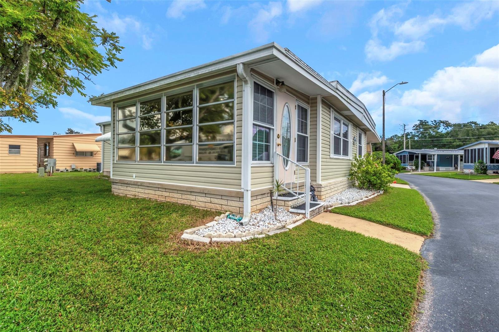 W7879832 Property Photo