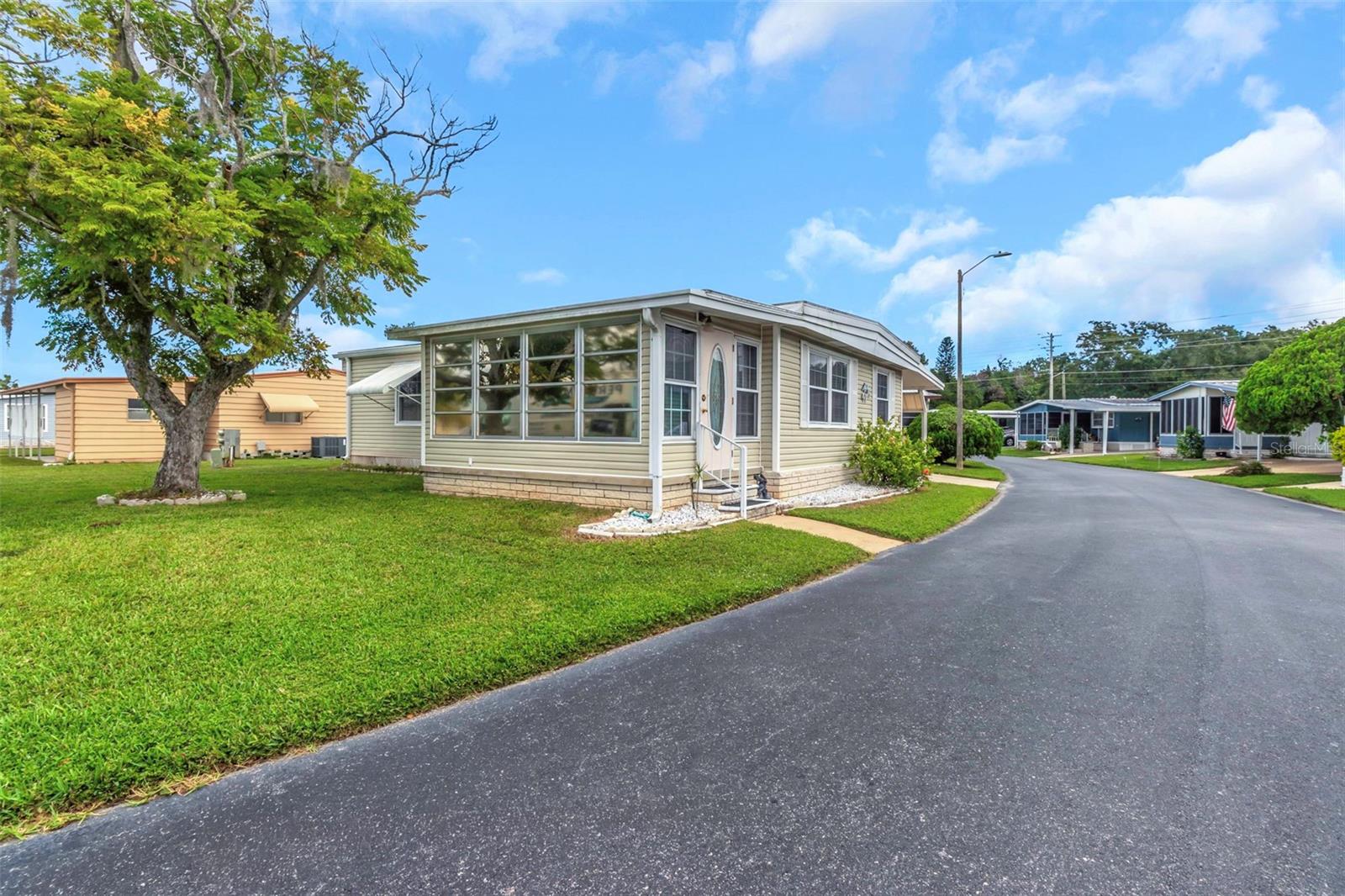 W7879832 Property Photo