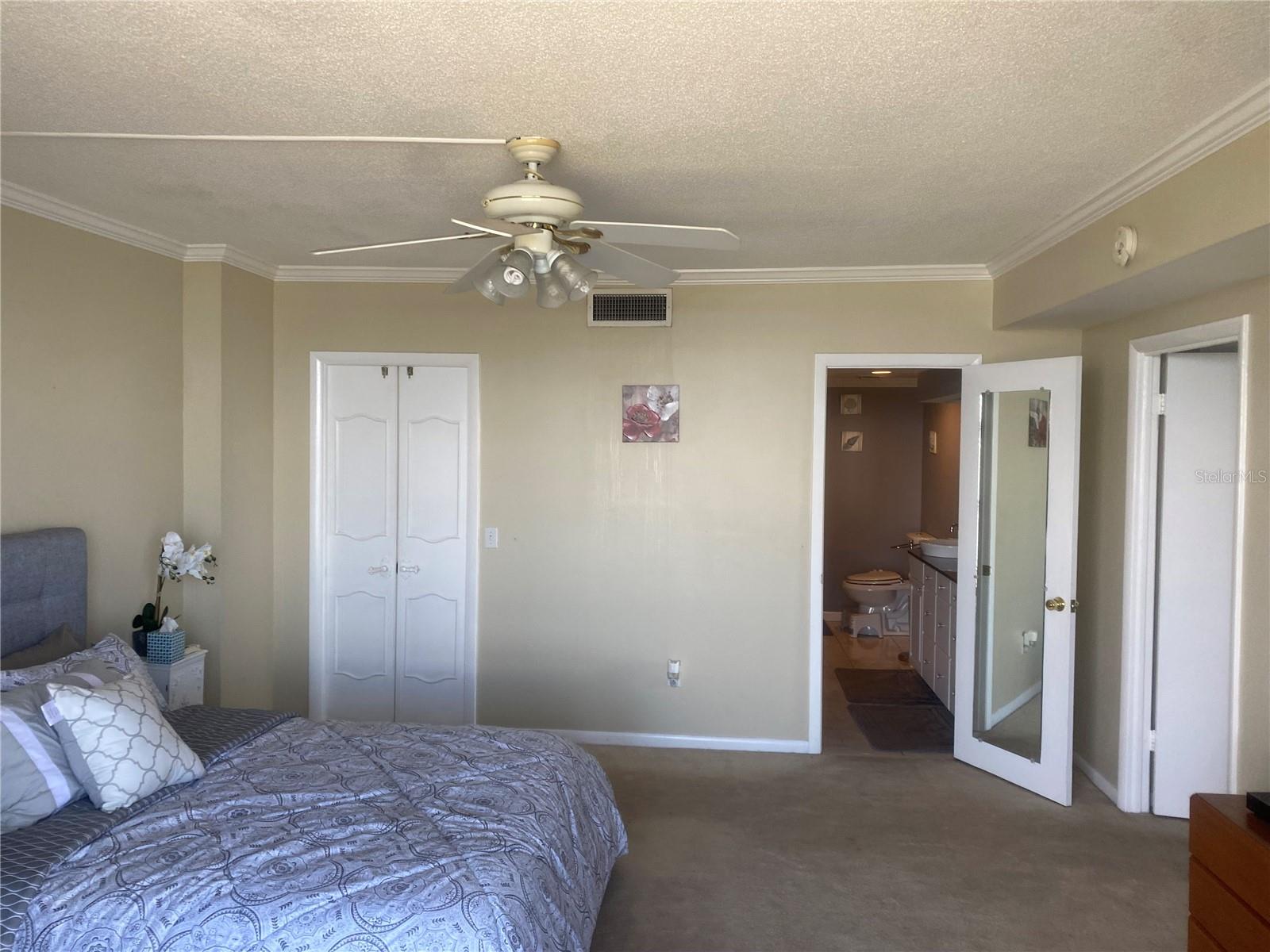 Guest Br With Ensuite BA  And Adjoining Rm