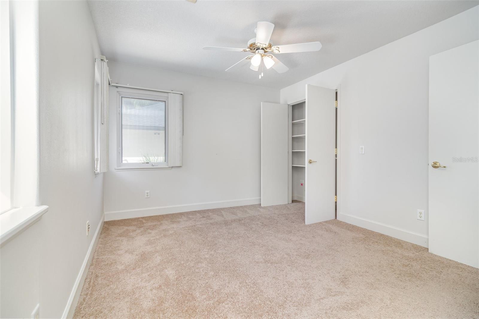 O6351950 Property Photo