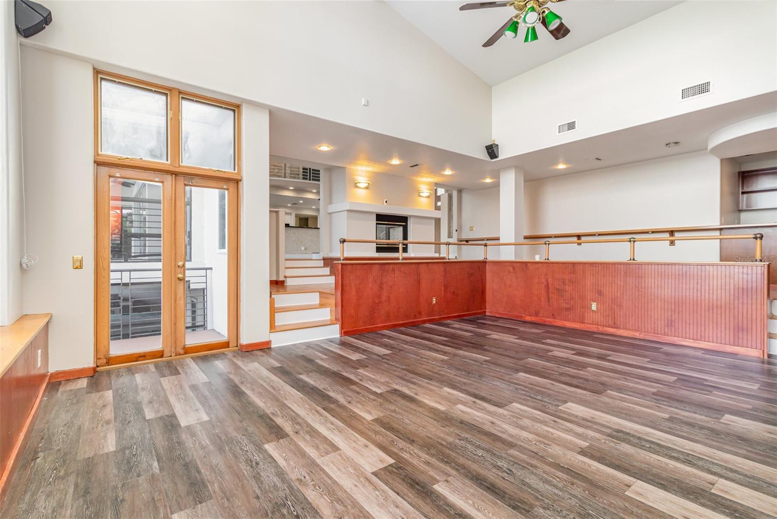 O6351950 Property Photo