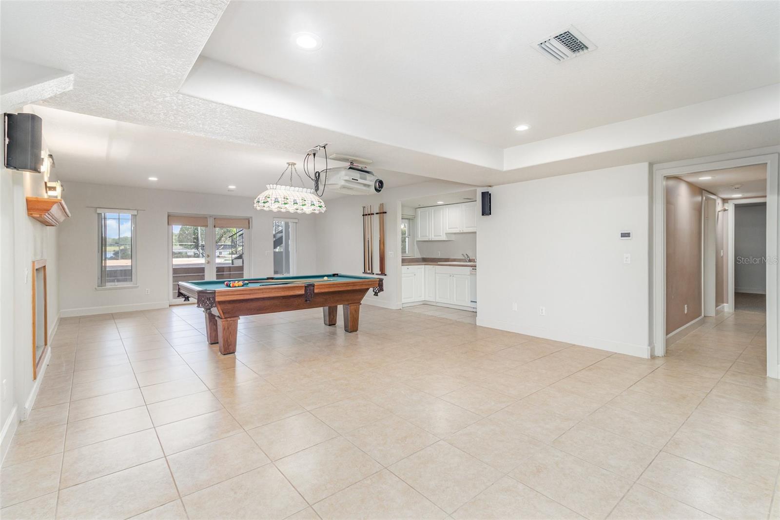 O6351950 Property Photo