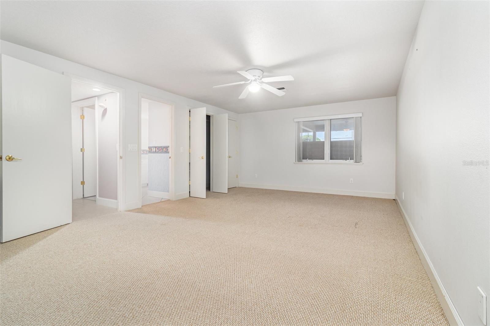 O6351950 Property Photo