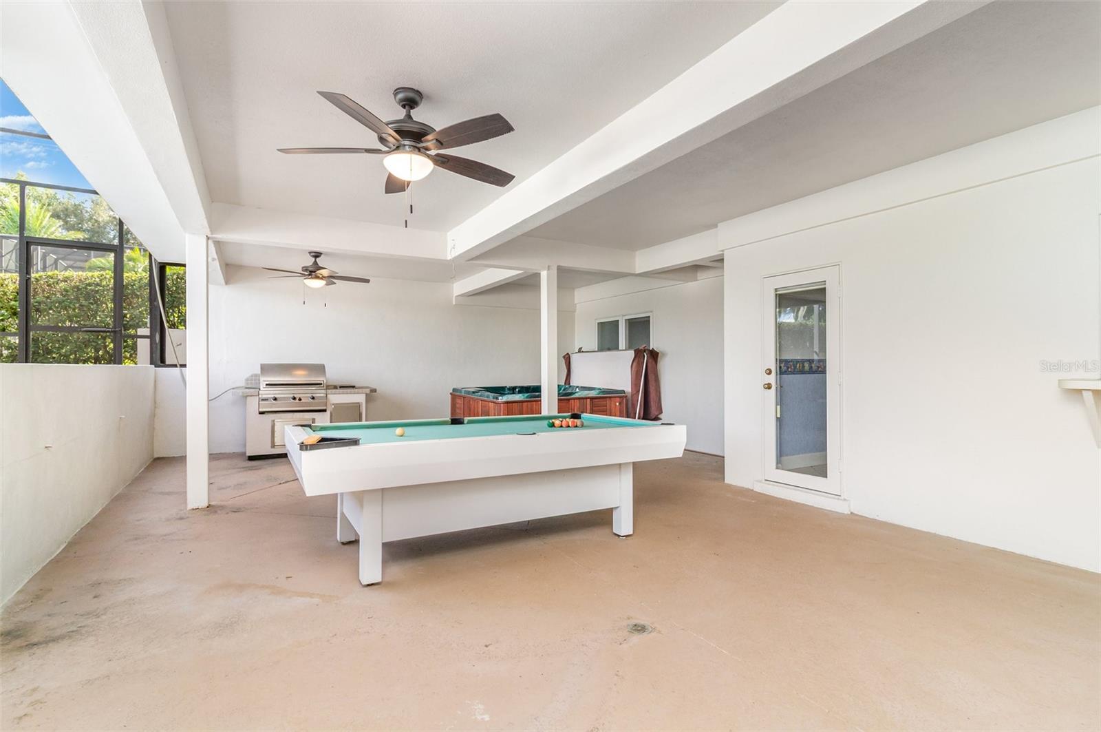 O6351950 Property Photo