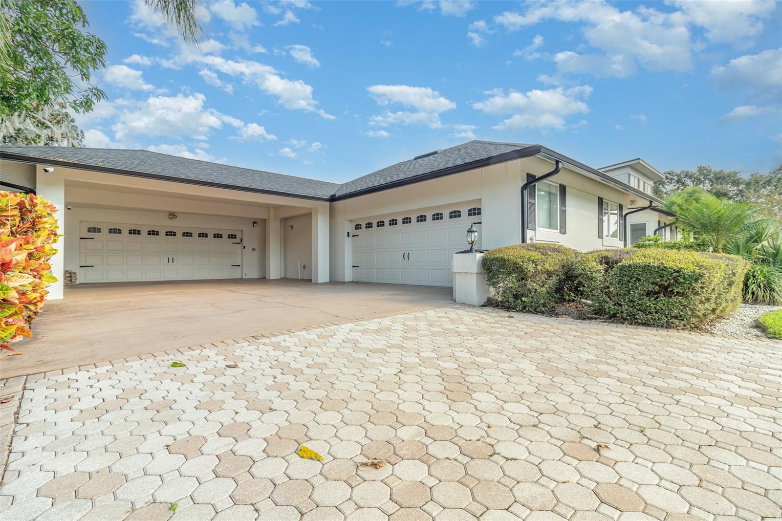 O6351950 Property Photo