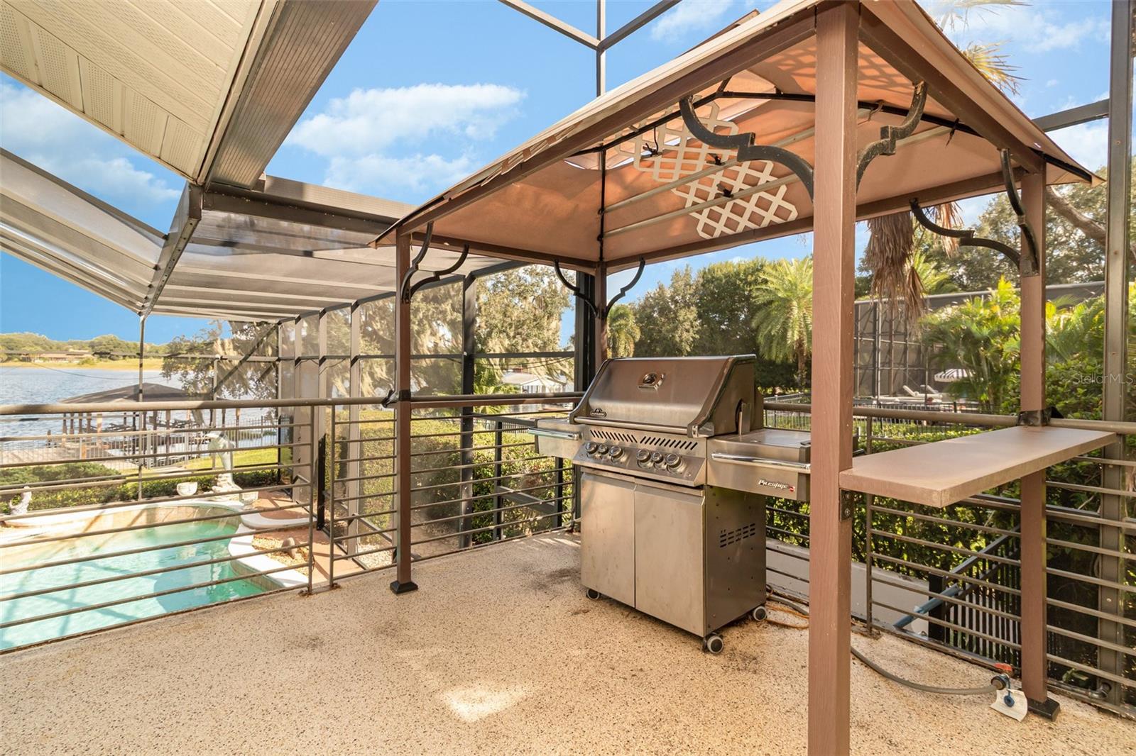 O6351950 Property Photo