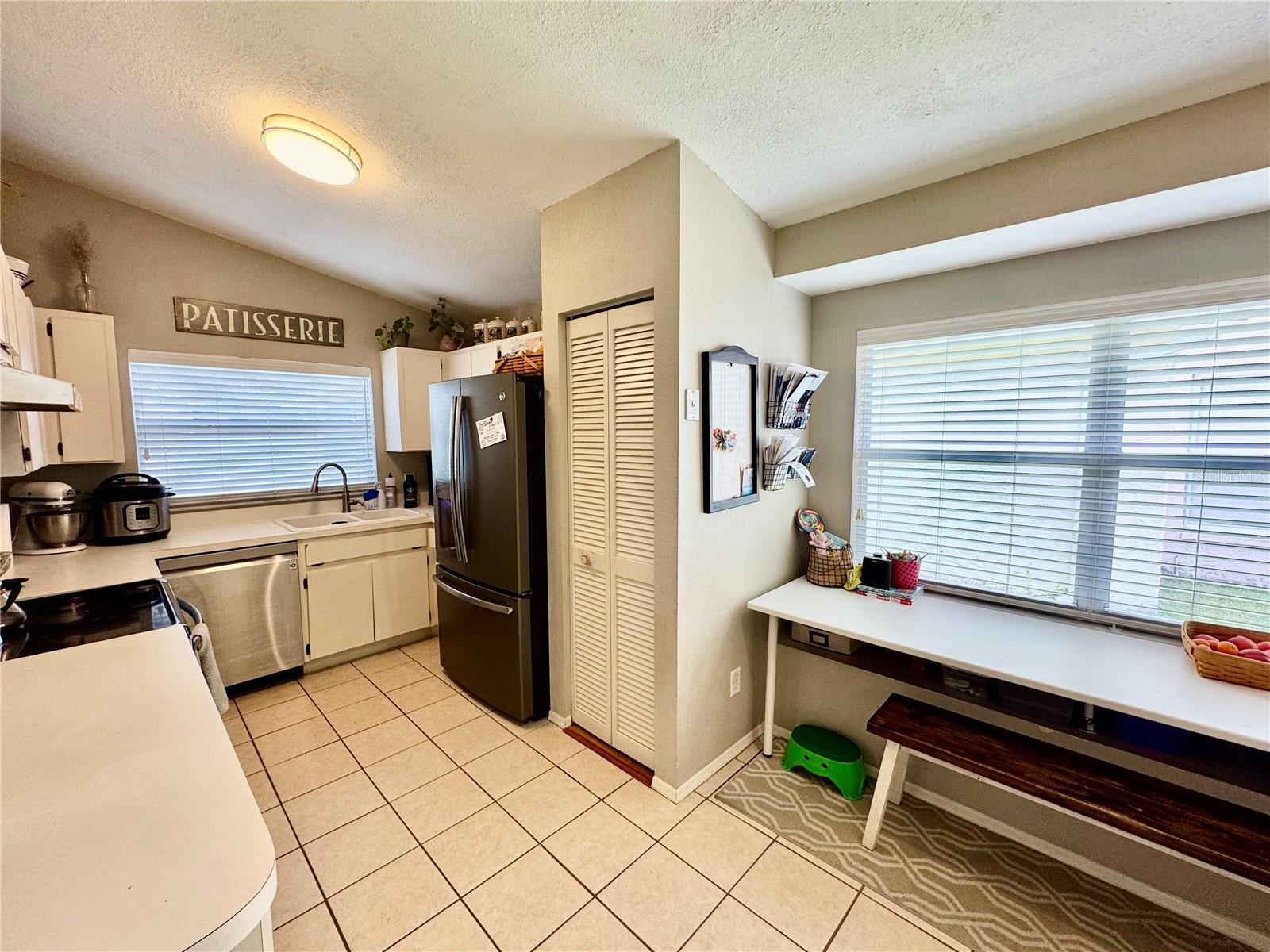 1625 PORTSMOUTH LAKE DR, BRANDON, FL, 33511