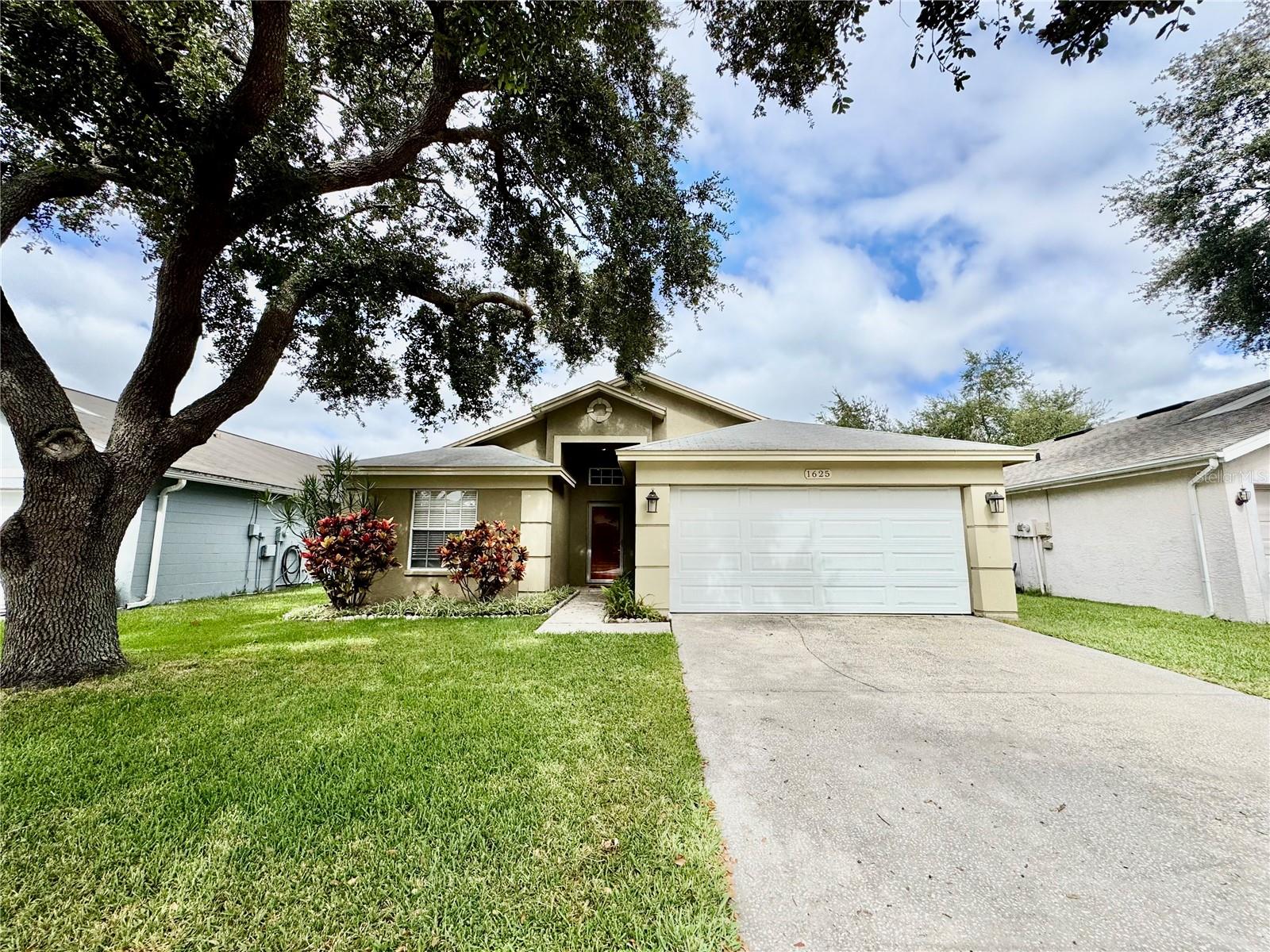 1625 PORTSMOUTH LAKE DR, BRANDON, FL, 33511