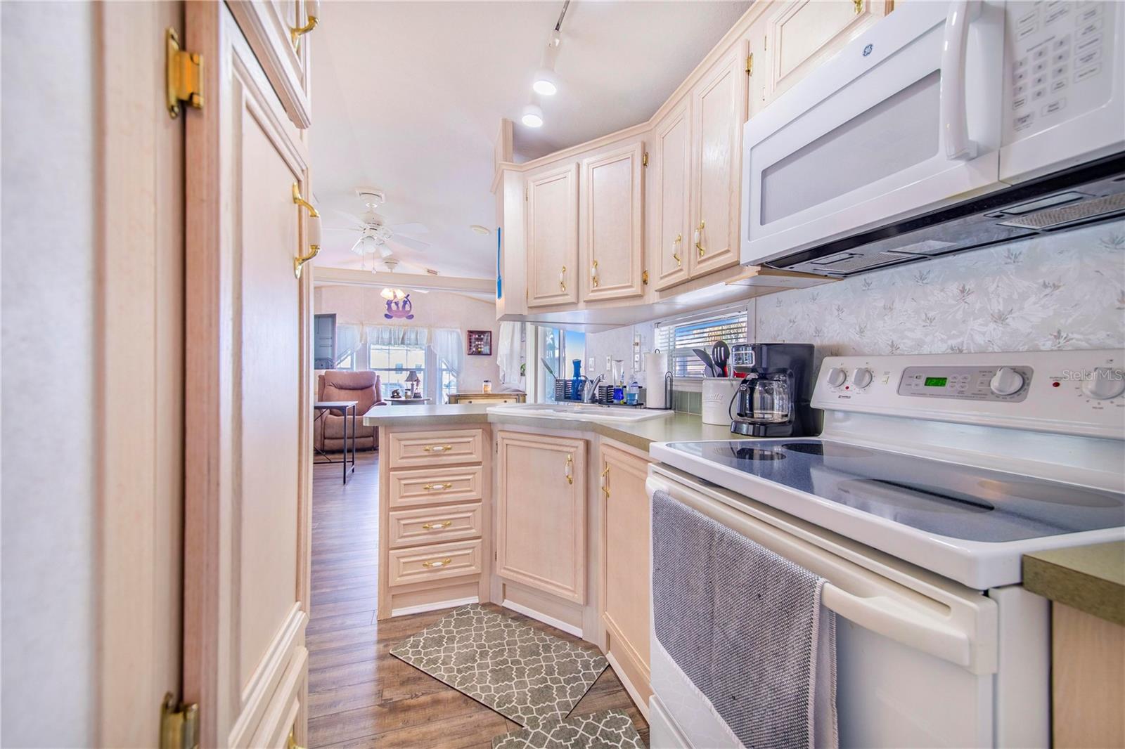 P4936662 Property Photo