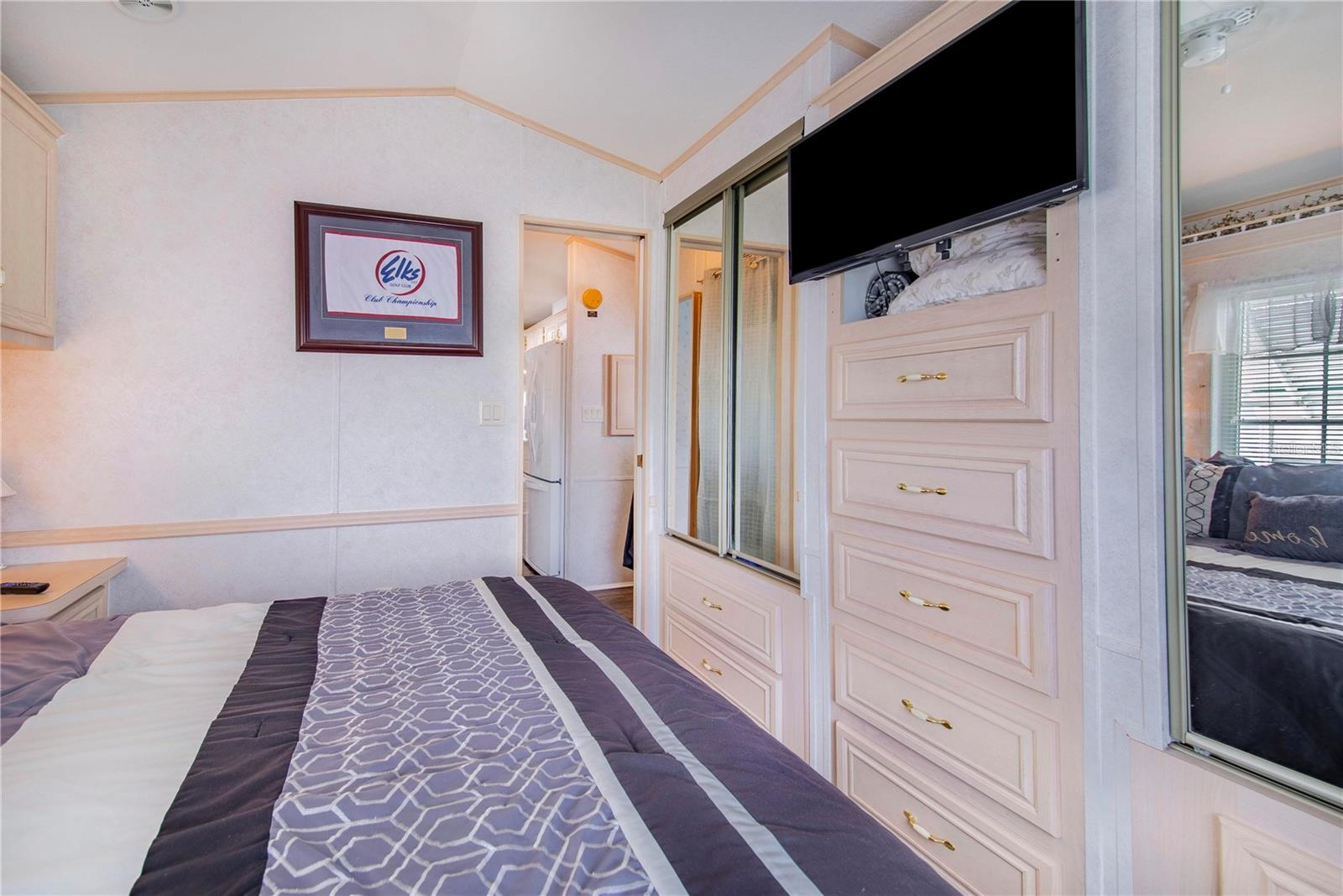 P4936662 Property Photo