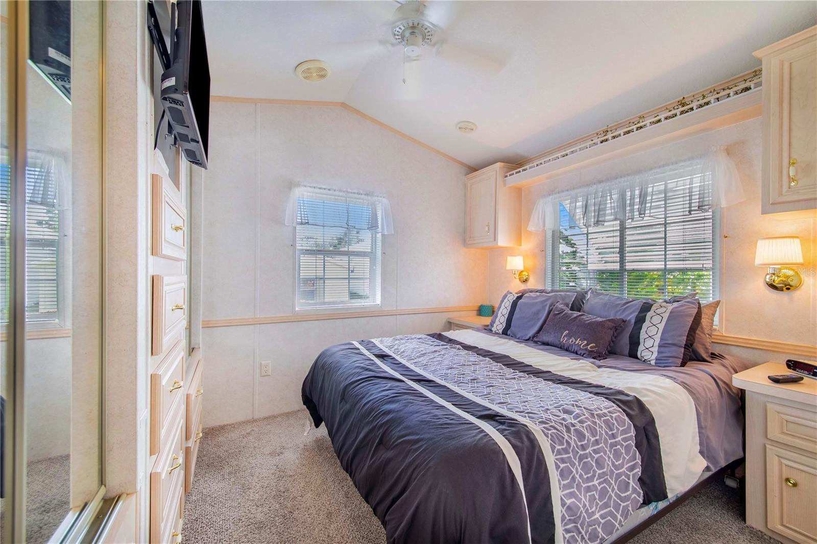 P4936662 Property Photo