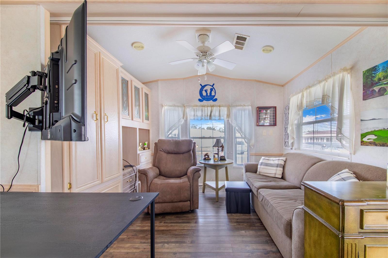 P4936662 Property Photo