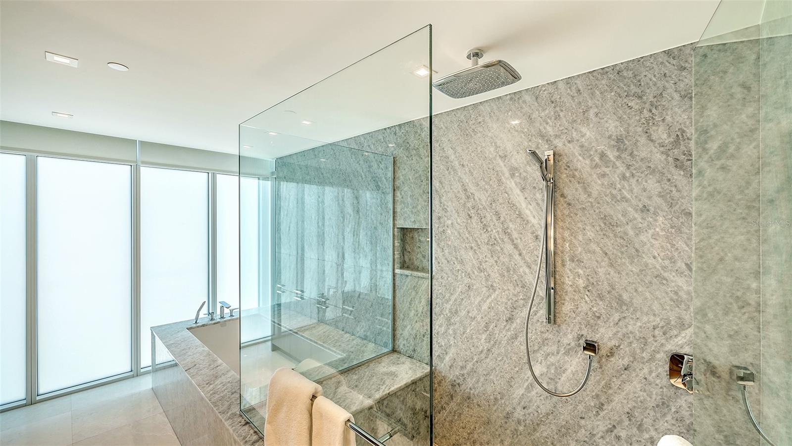 A4668258 Property Photo