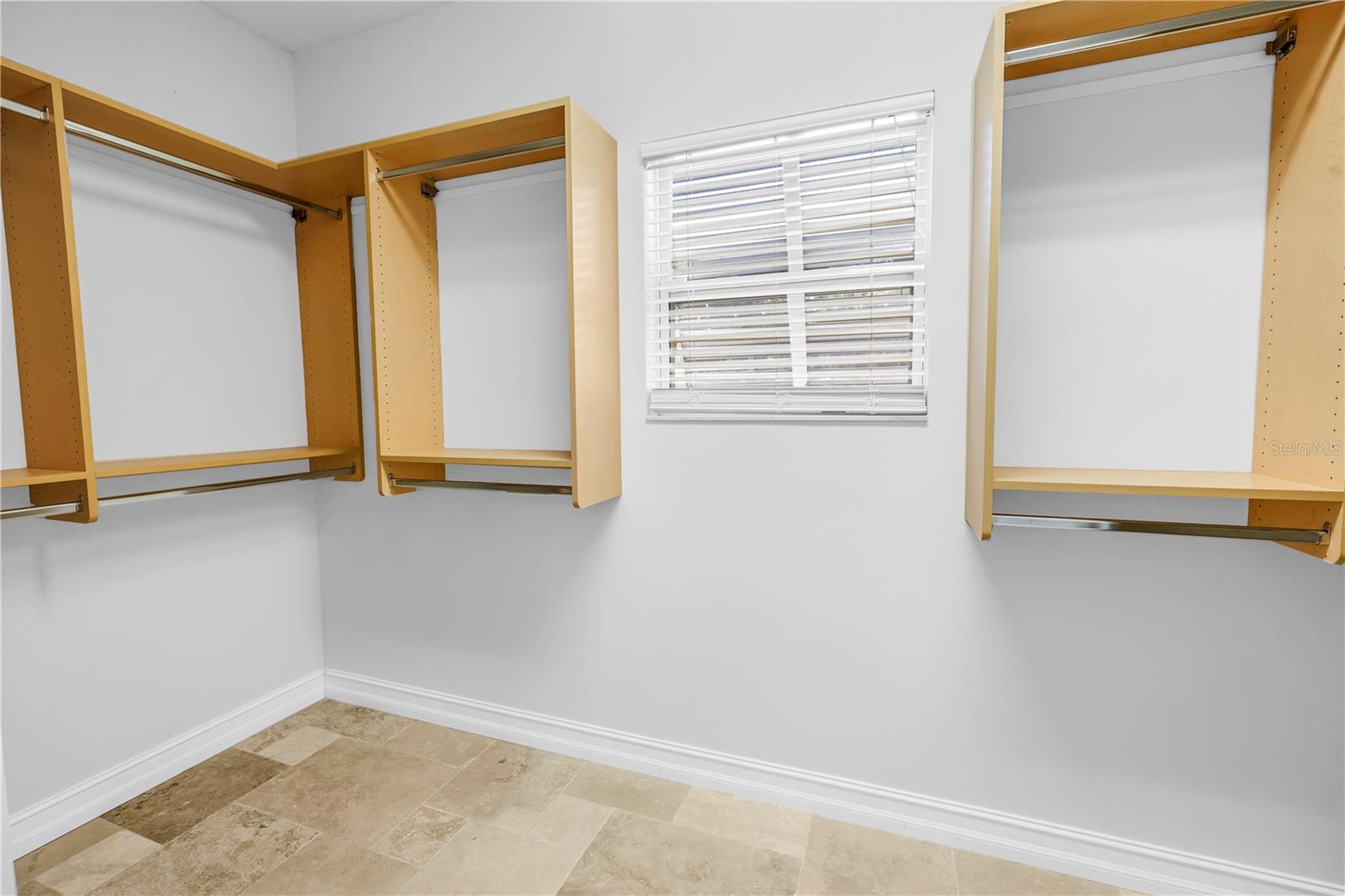 1235 50TH AVE N, ST PETERSBURG, FL, 33703