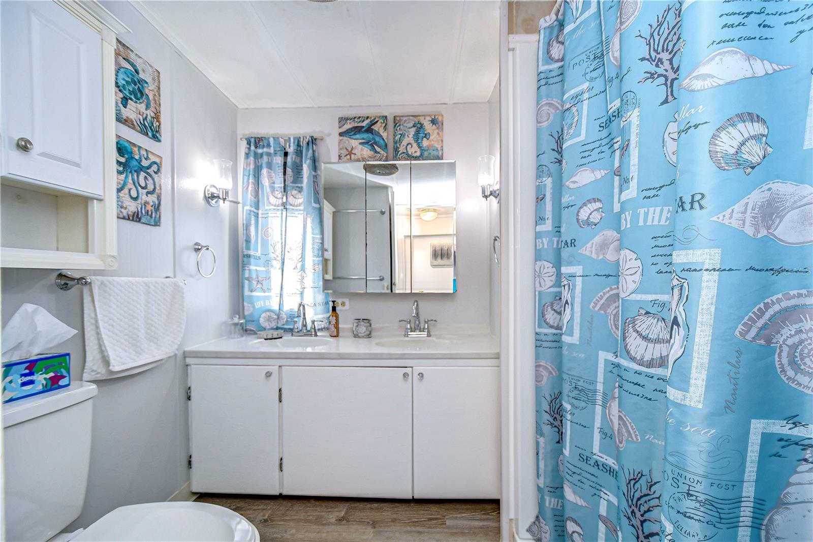 TB8437272 Property Photo