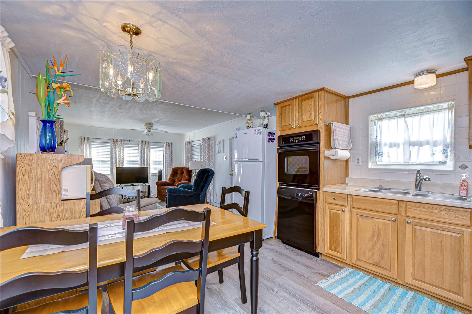 TB8437272 Property Photo