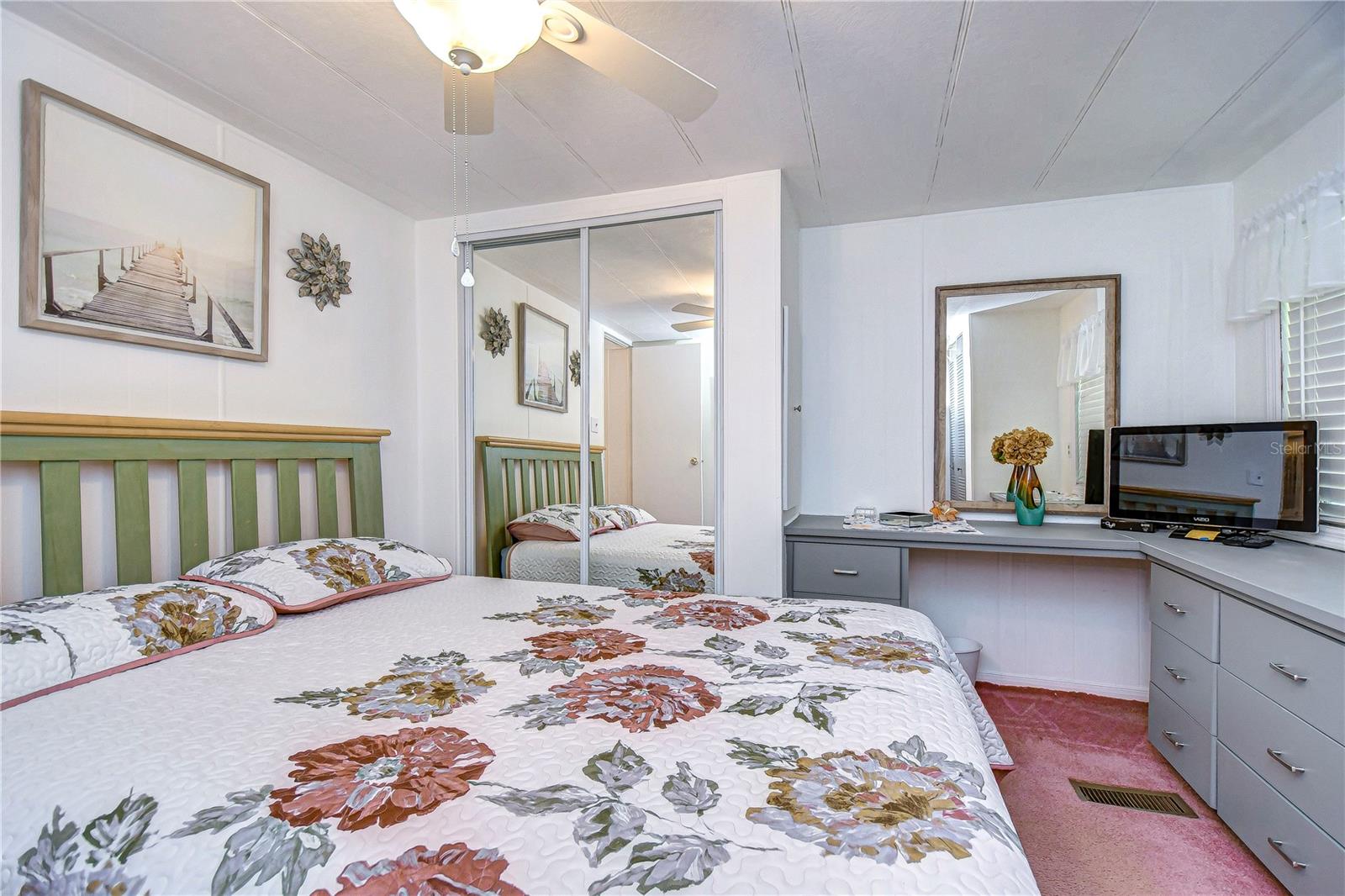 TB8437272 Property Photo