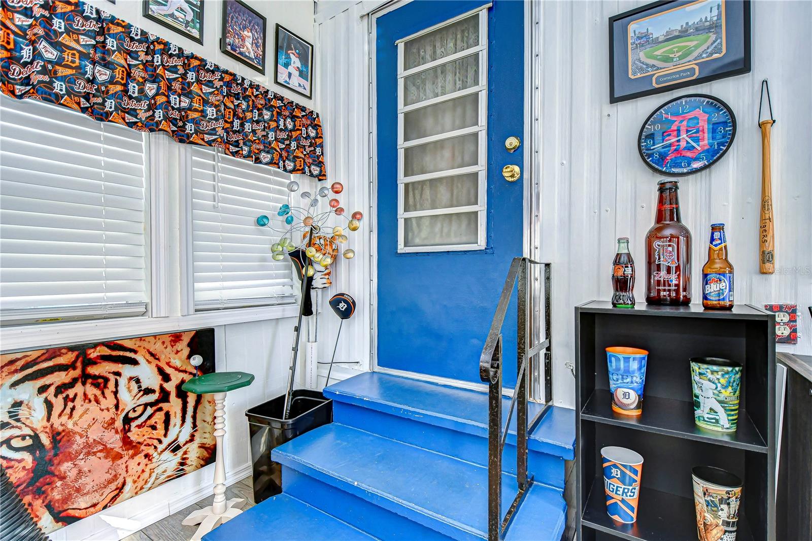 TB8437272 Property Photo