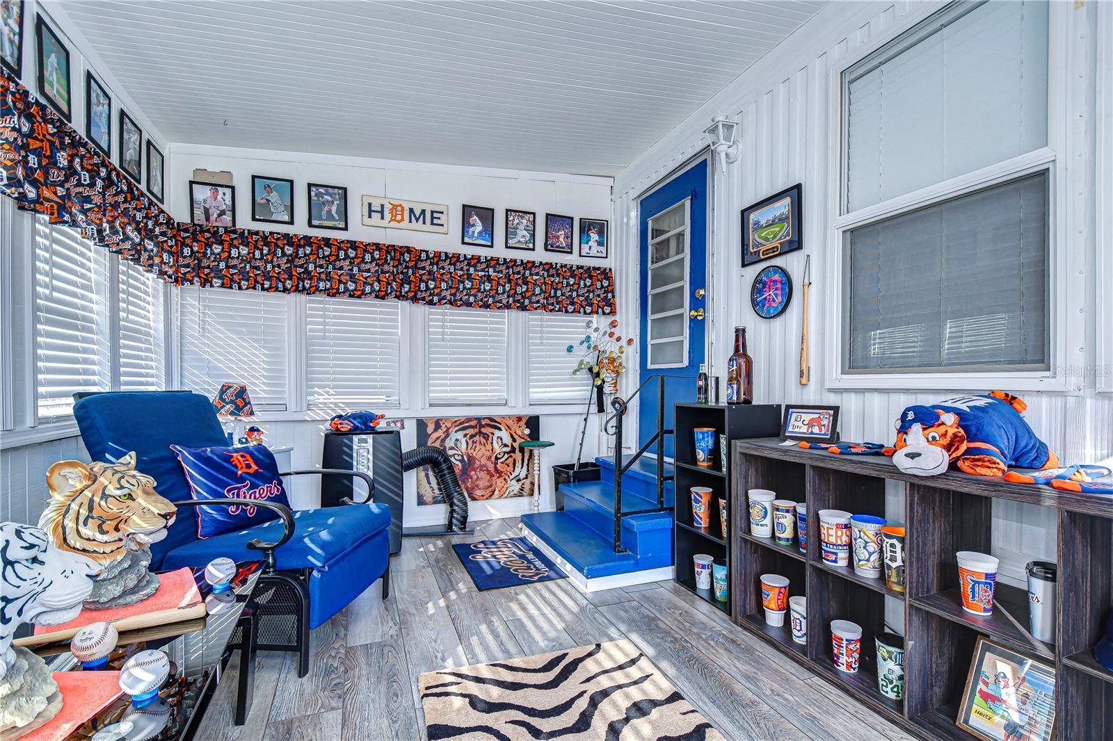 TB8437272 Property Photo