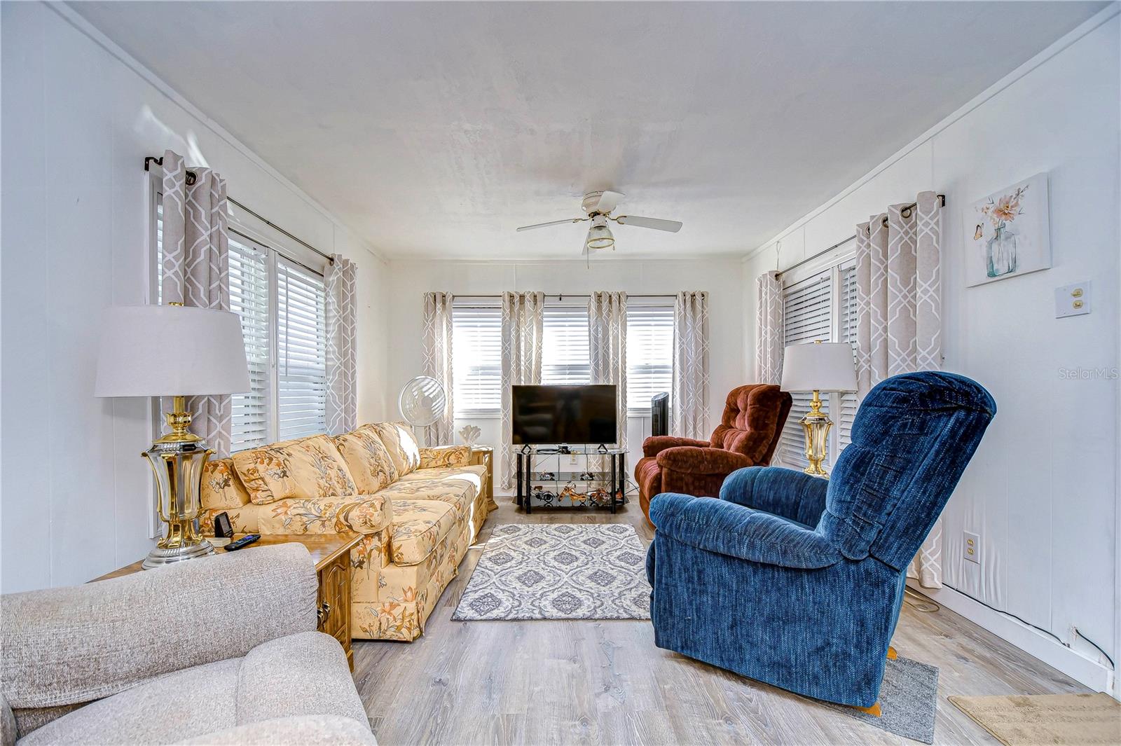 TB8437272 Property Photo