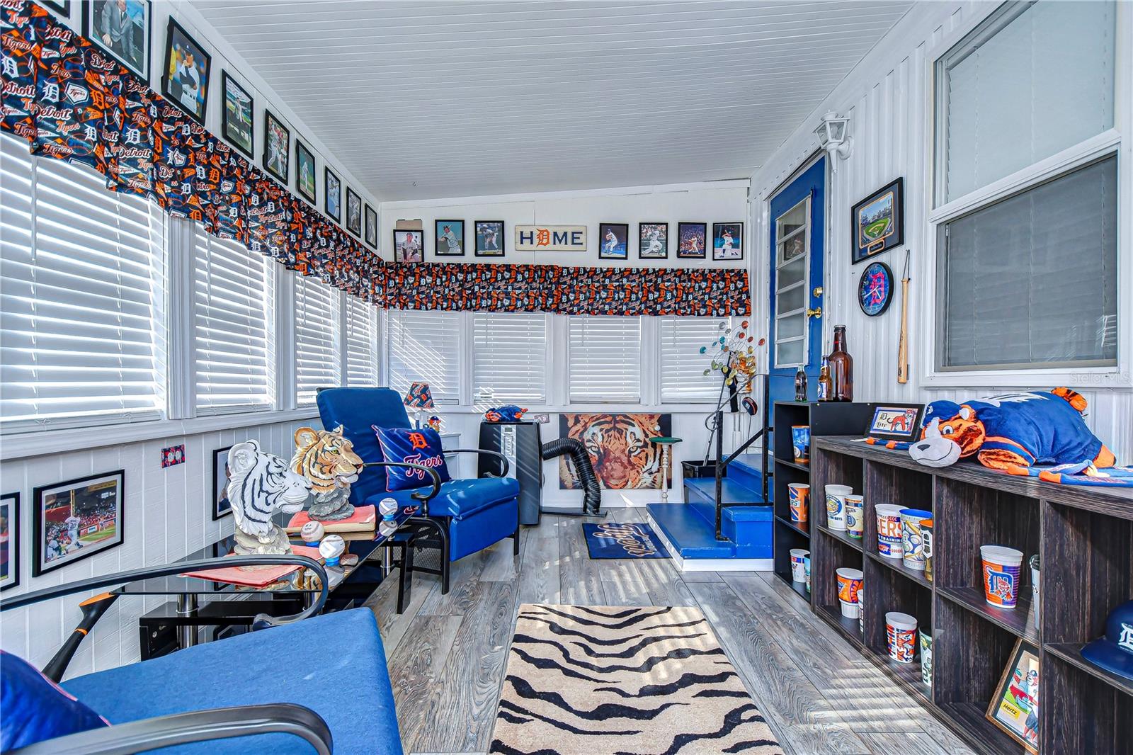 TB8437272 Property Photo