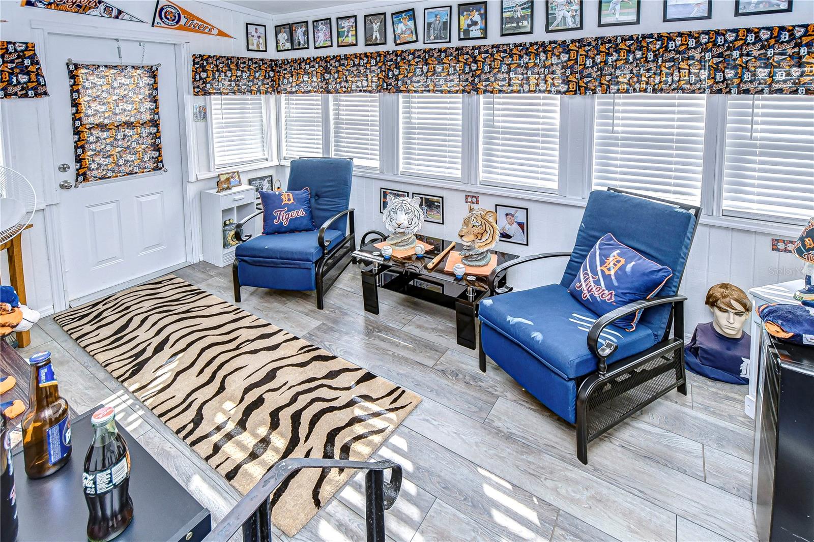 TB8437272 Property Photo