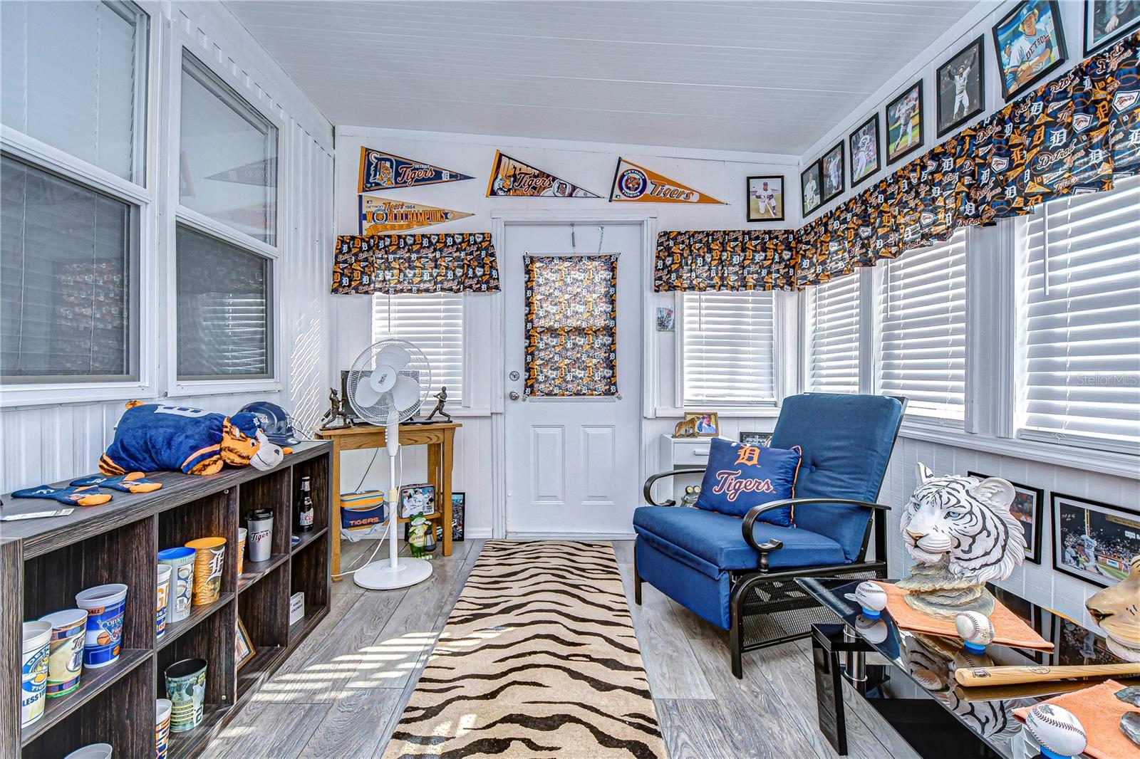 TB8437272 Property Photo