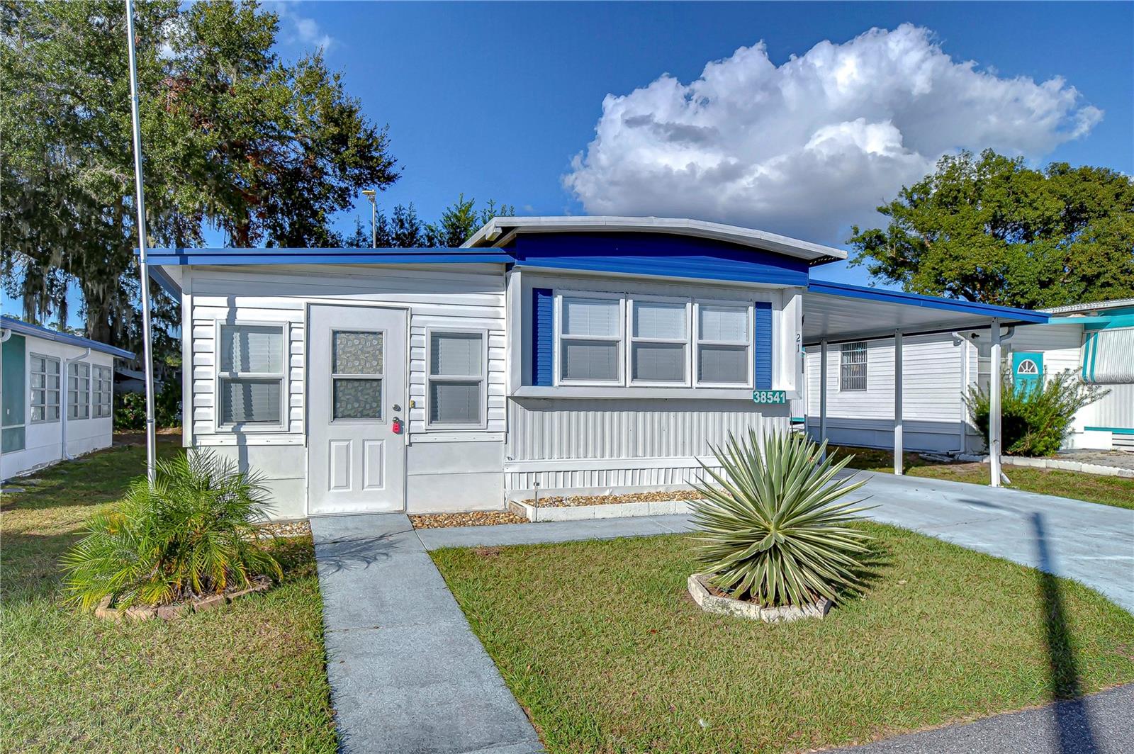 TB8437272 Property Photo