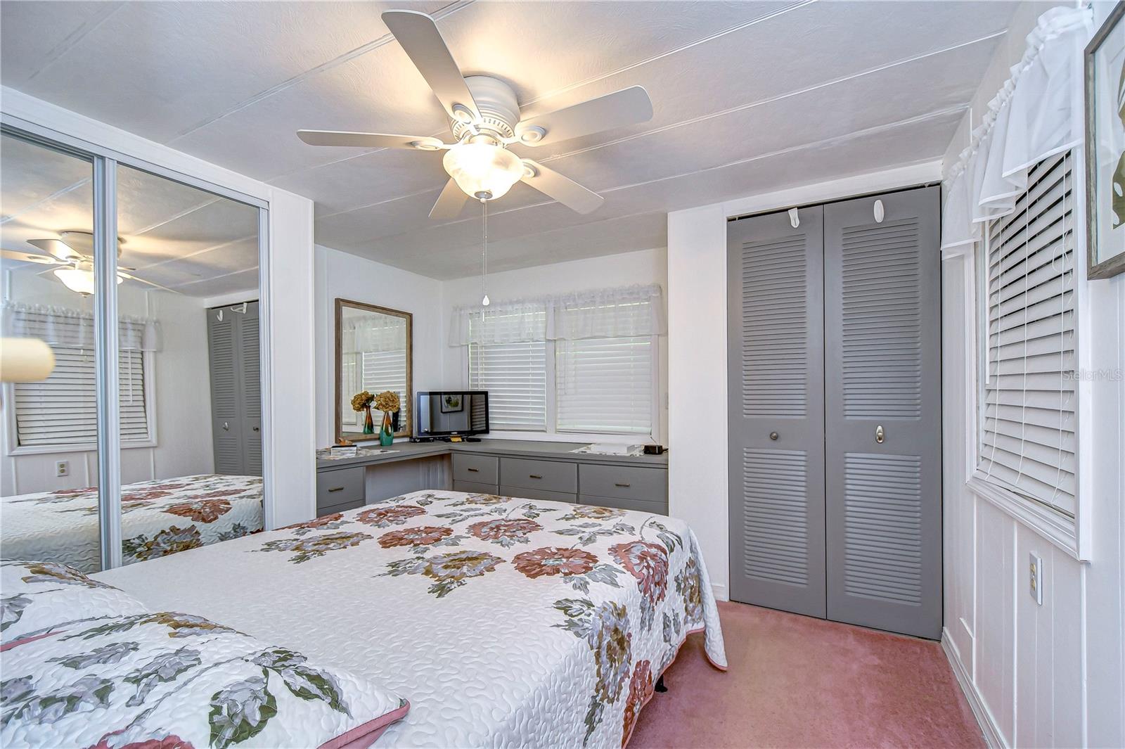 TB8437272 Property Photo