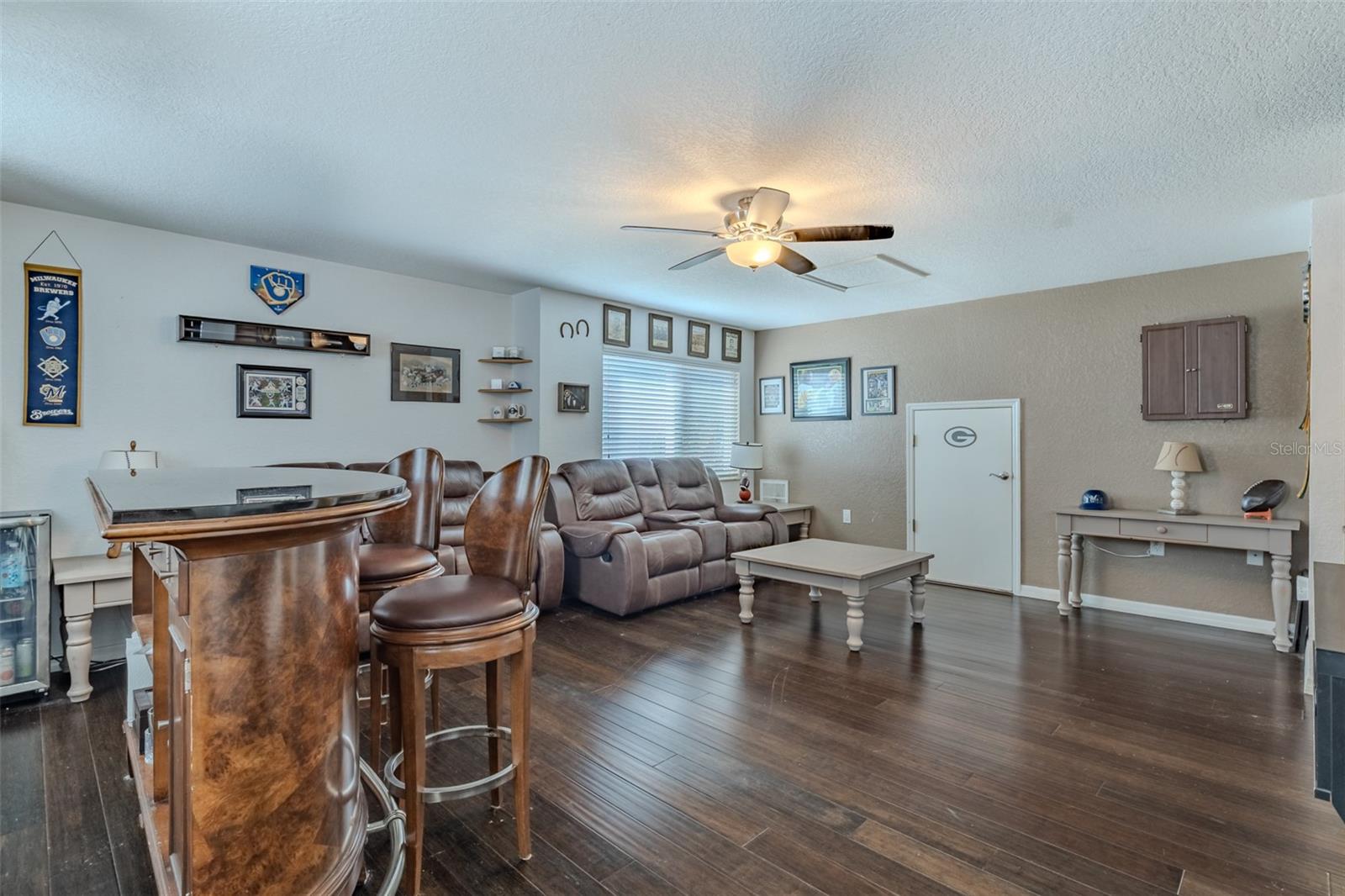 5th Bedroom/Bonus Room w/full bath