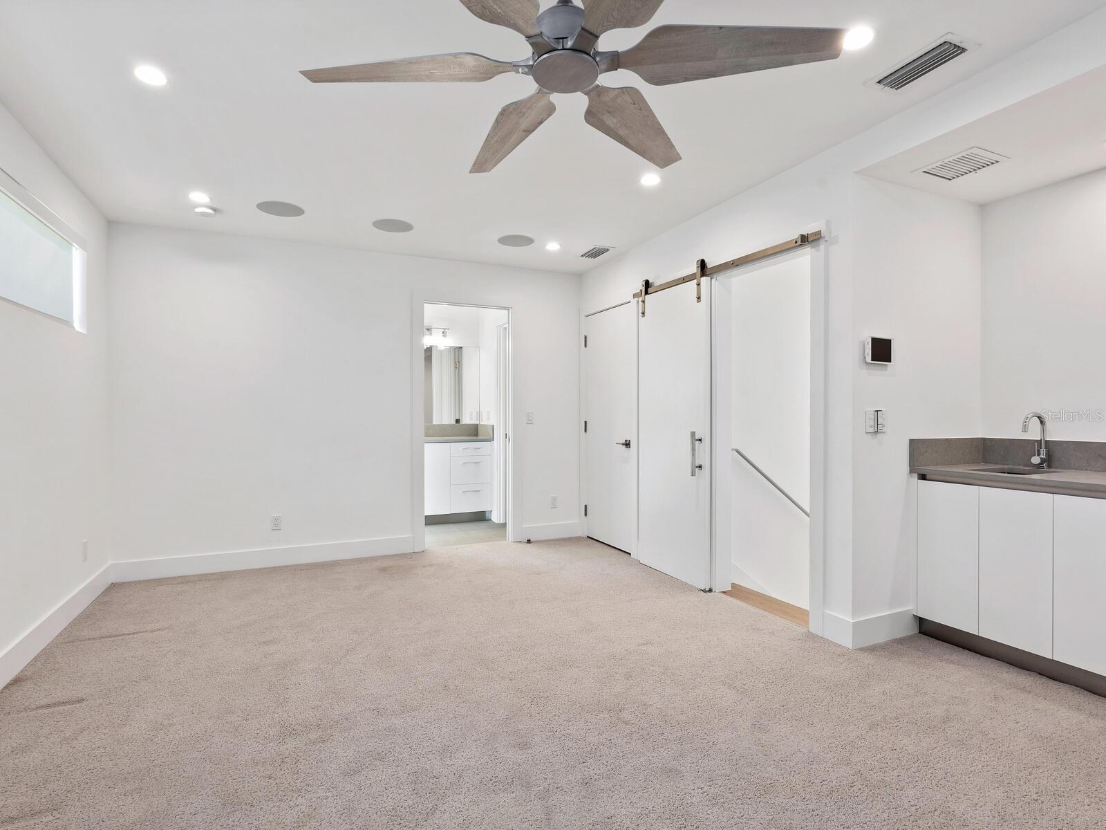 A4668284 Property Photo