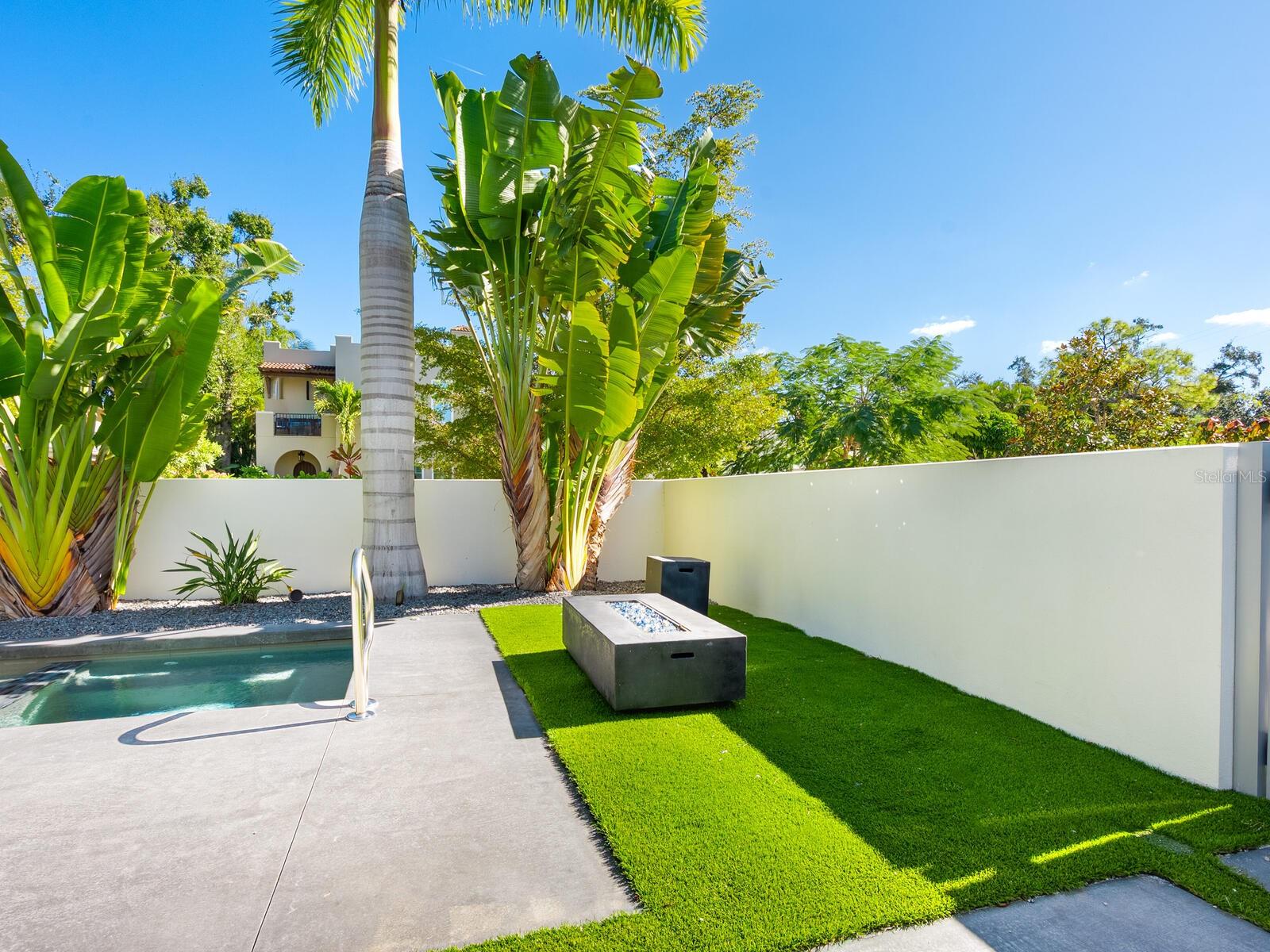 A4668284 Property Photo