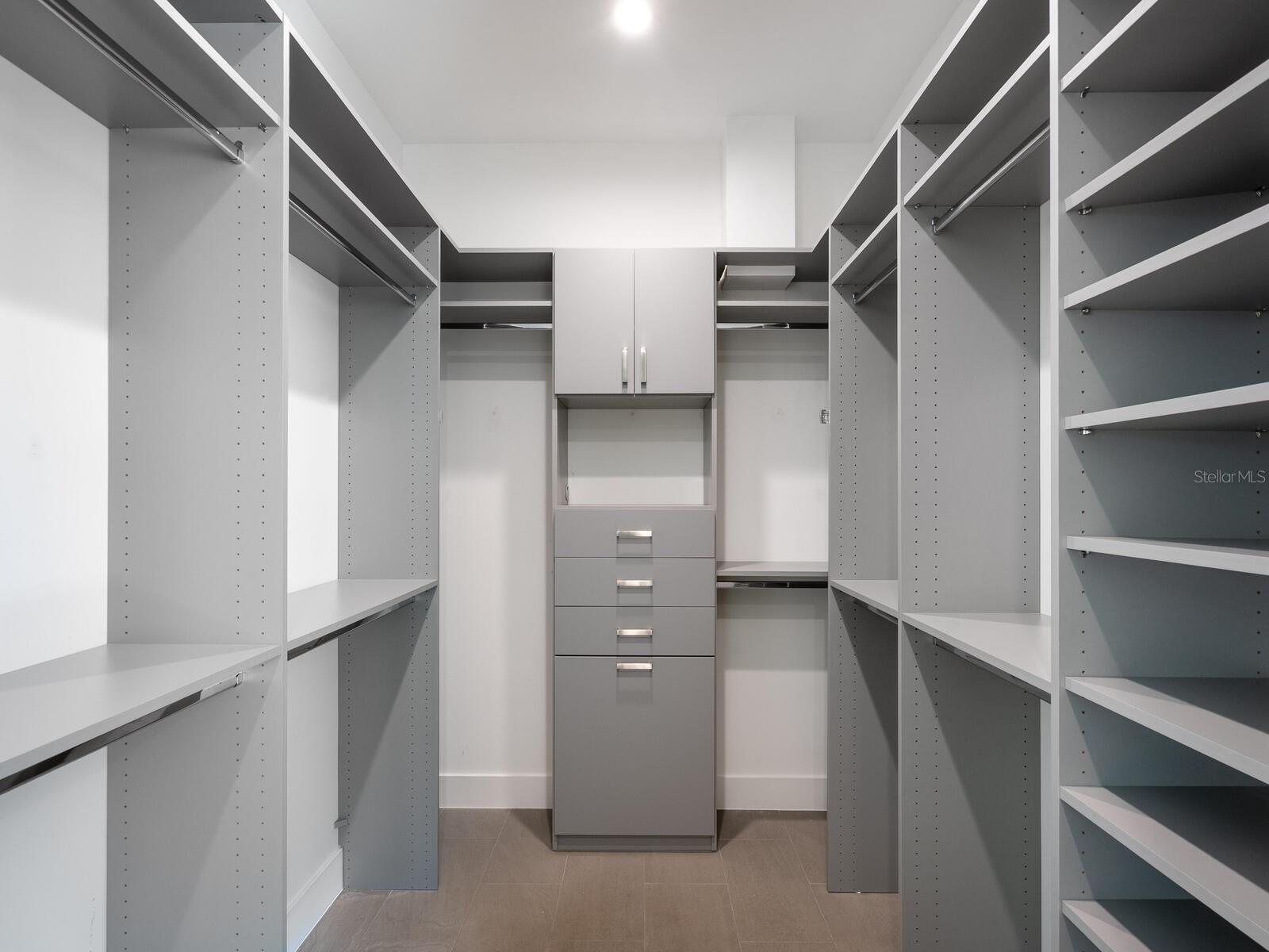 A4668284 Property Photo