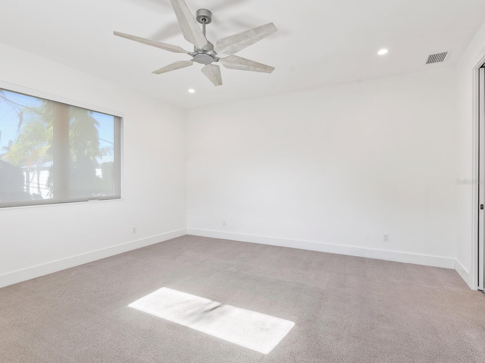 A4668284 Property Photo