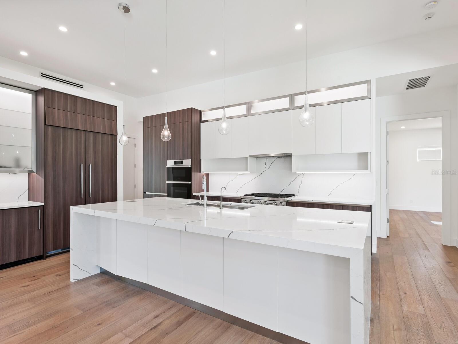 A4668284 Property Photo