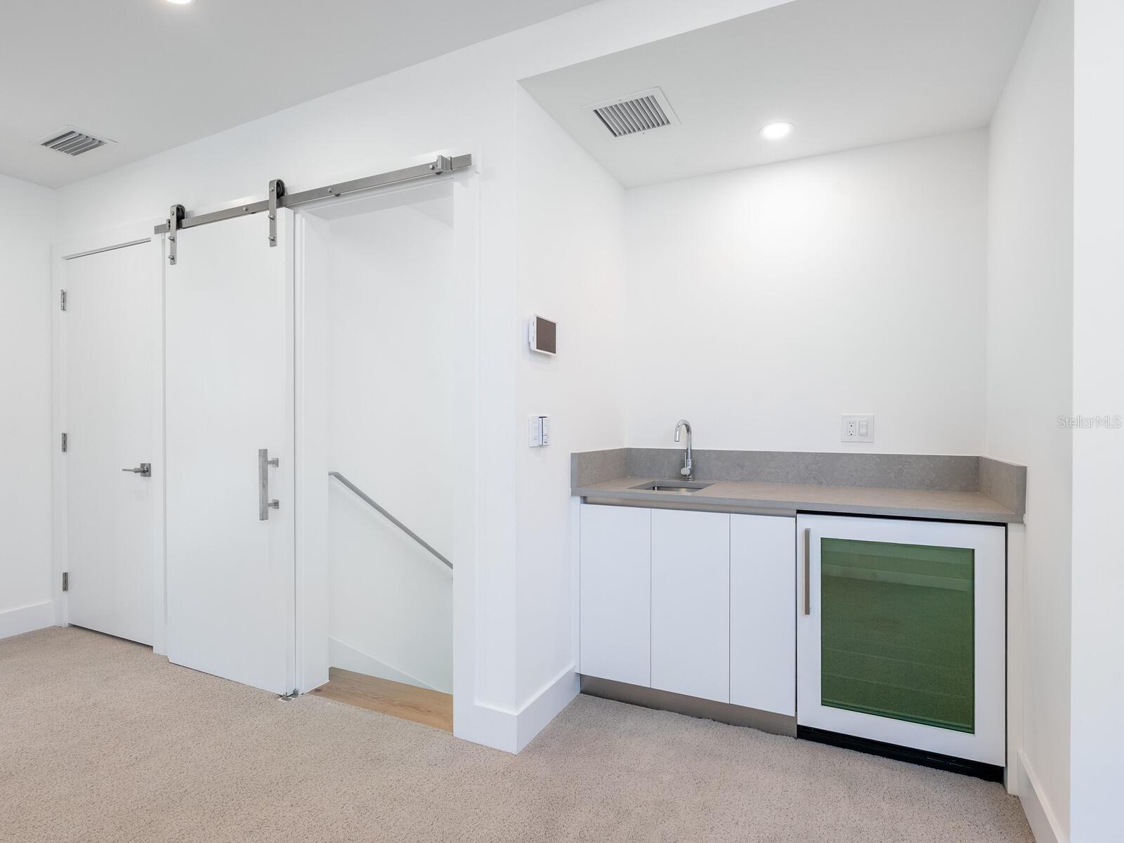 A4668284 Property Photo